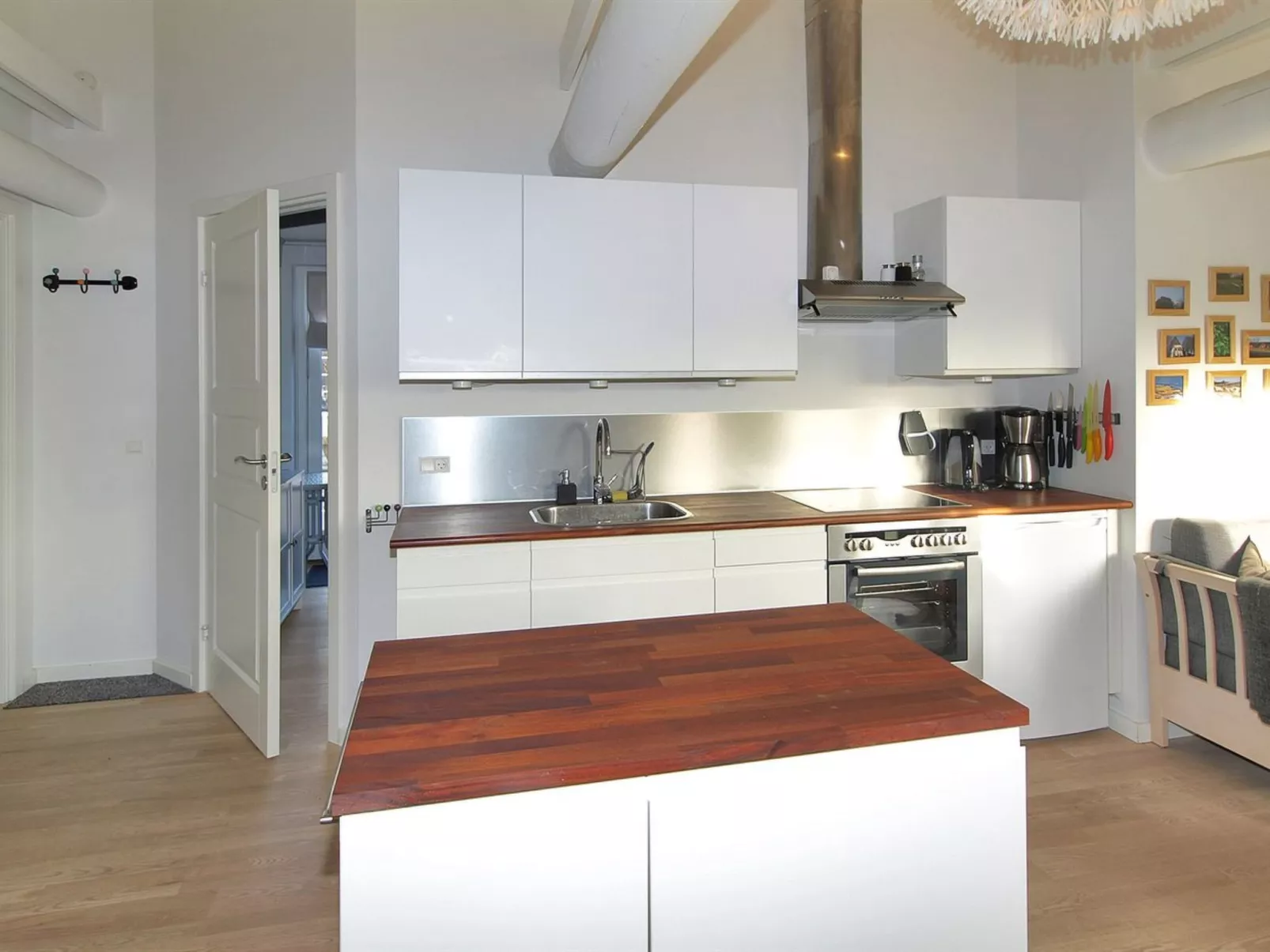 "Manfred" - 6km from the sea-Inside