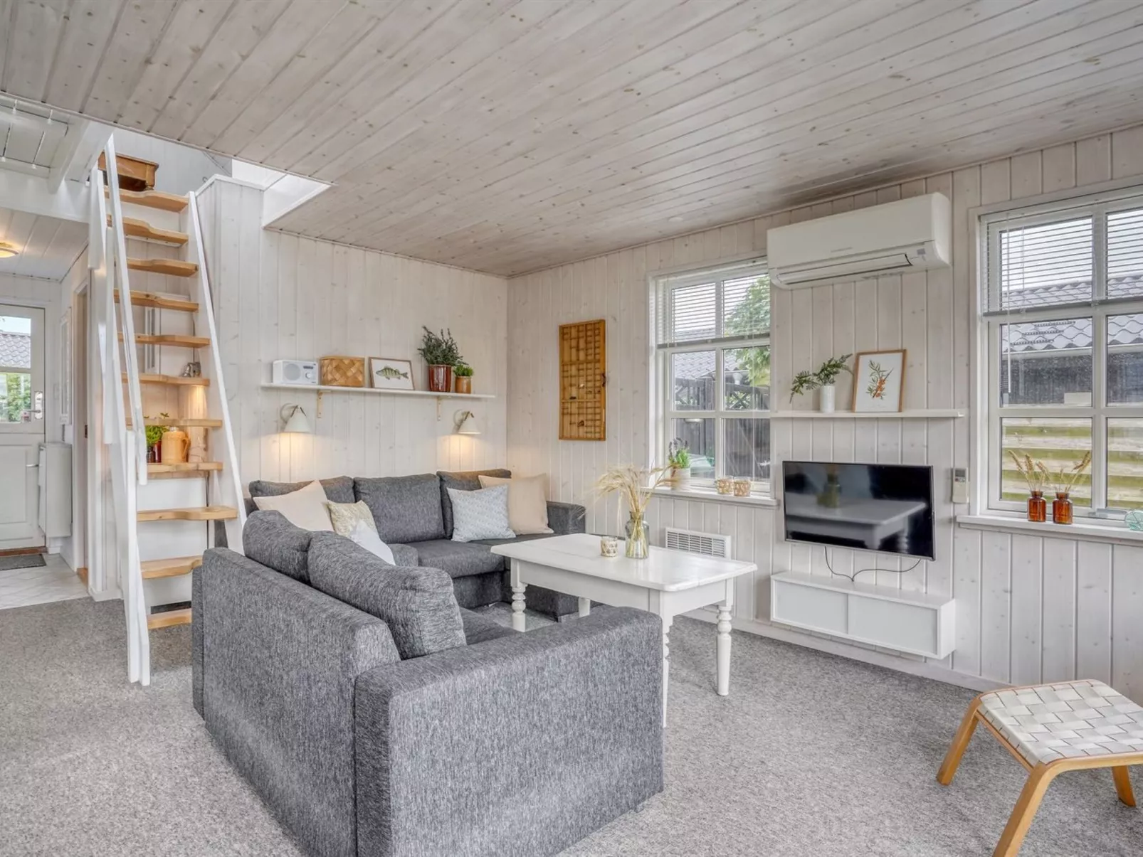 "Ajvi" - 50m from the sea-Inside