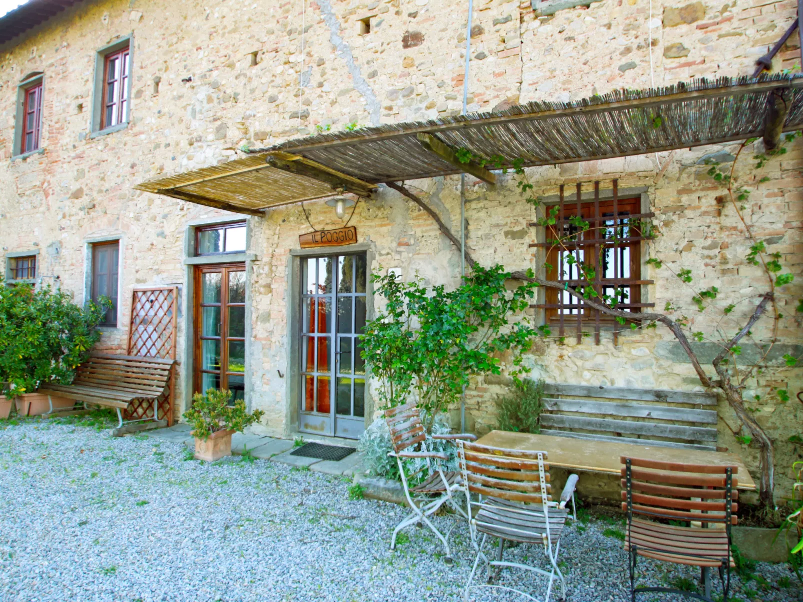 Il Poggio-Outside