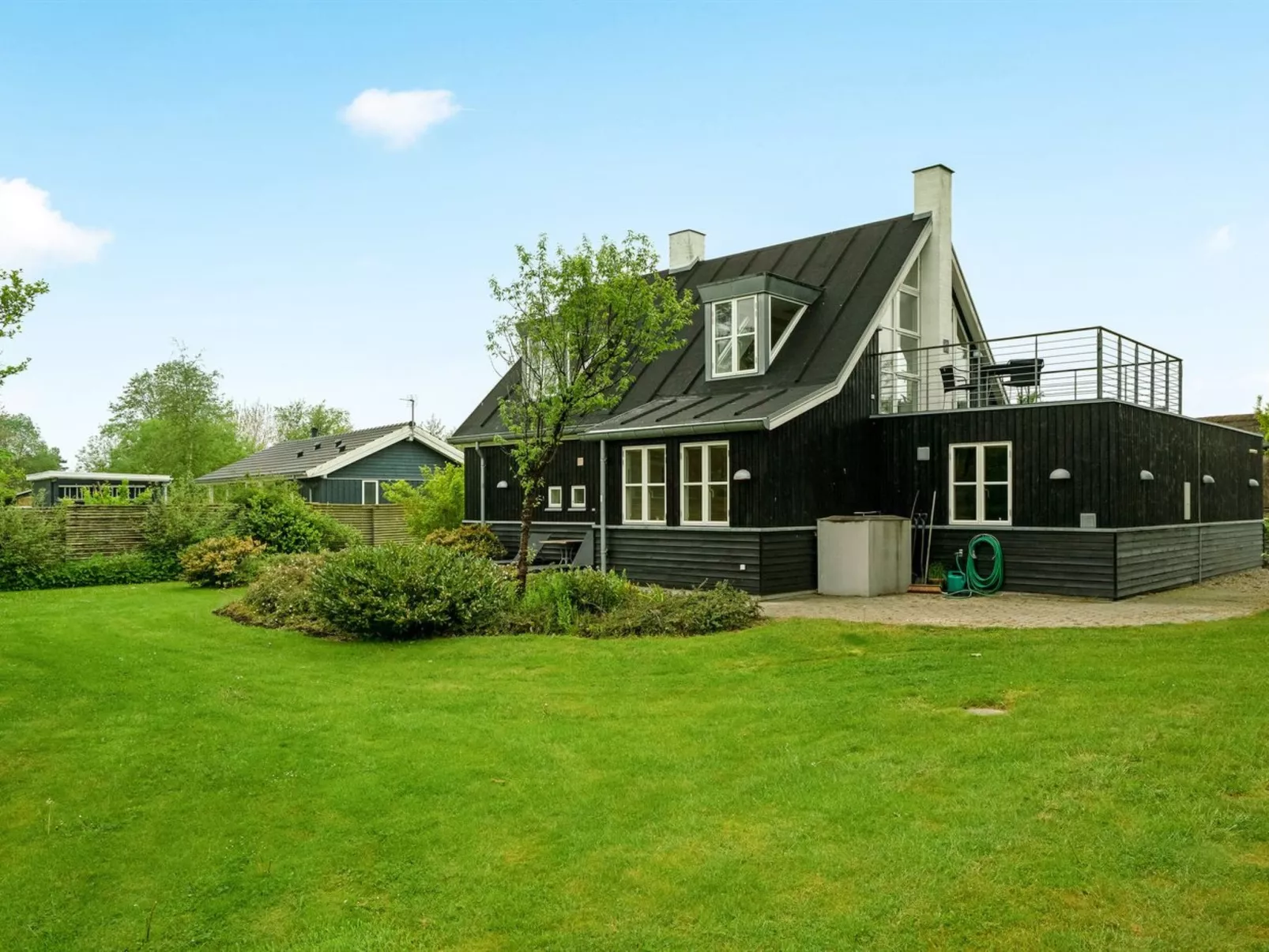 "Gullan" - 75m from the sea-Outside