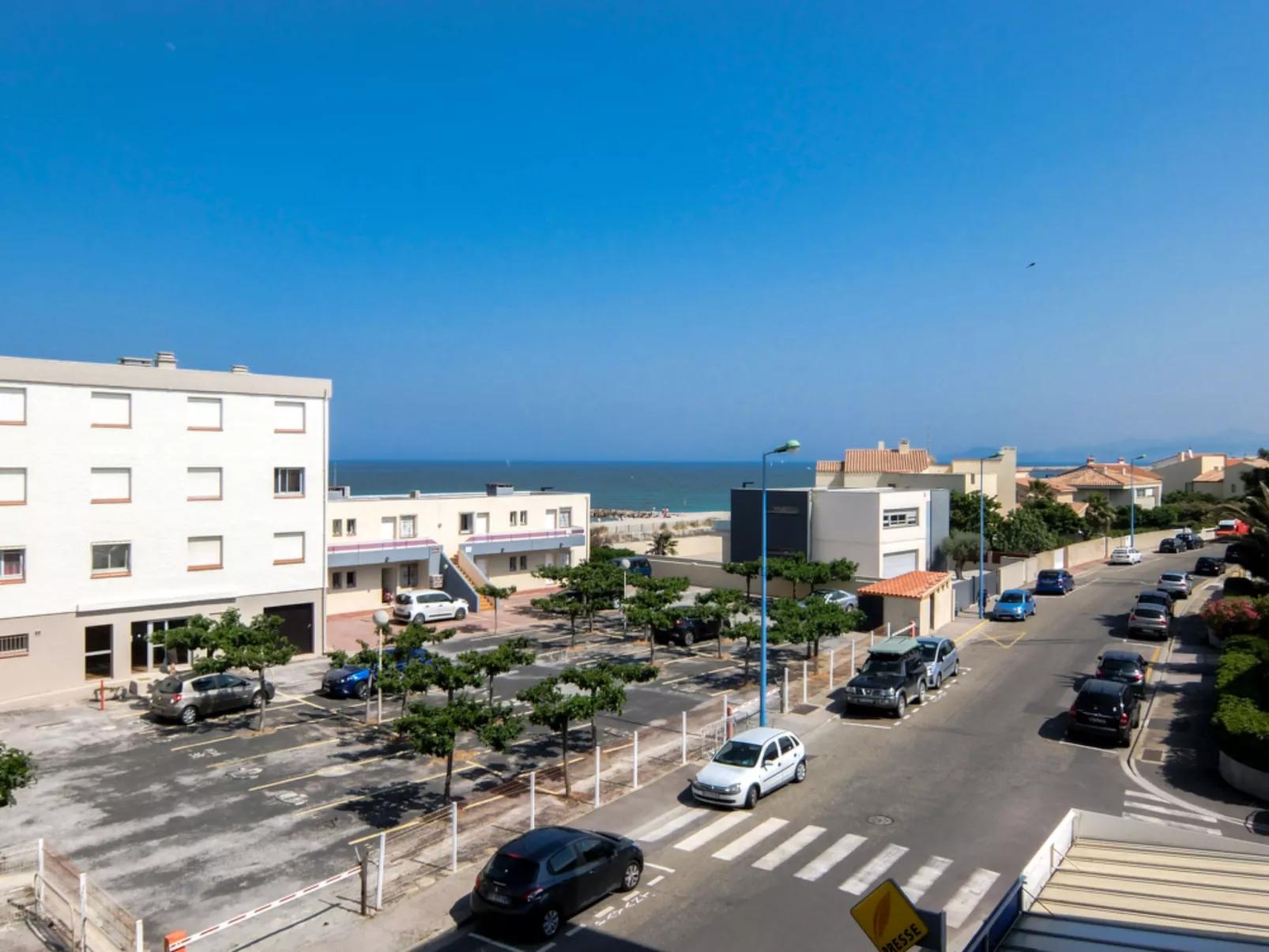 Le Miramar-Outside