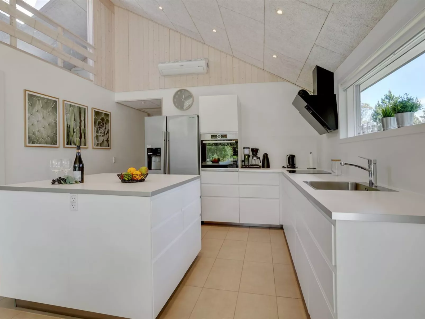 "Delan" - 1.3km from the sea-Inside