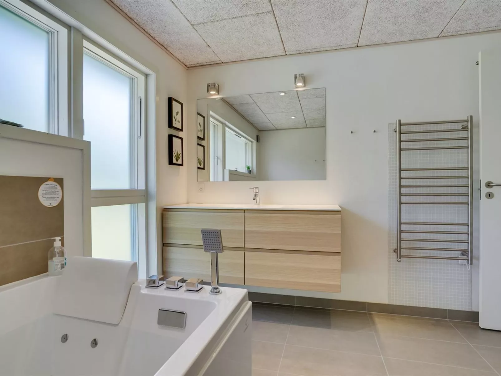 "Delan" - 1.3km from the sea-Inside