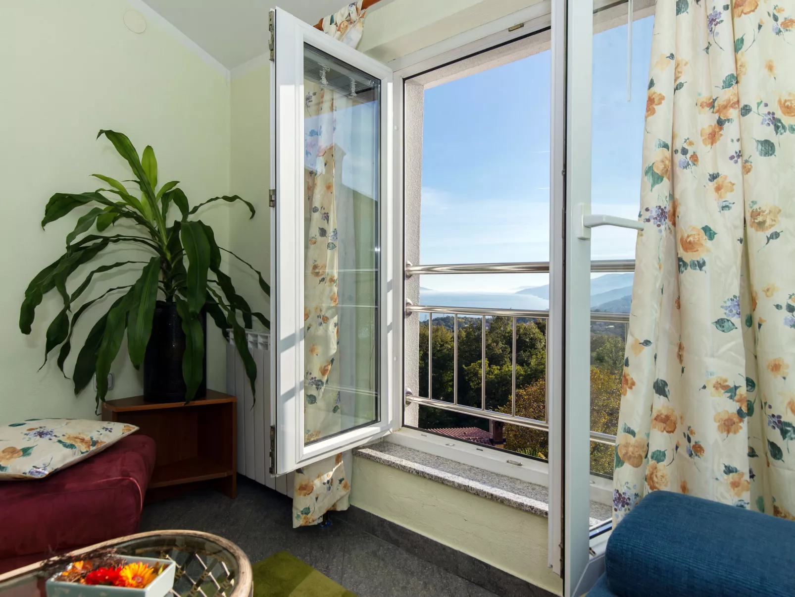 Bella Vista-Inside