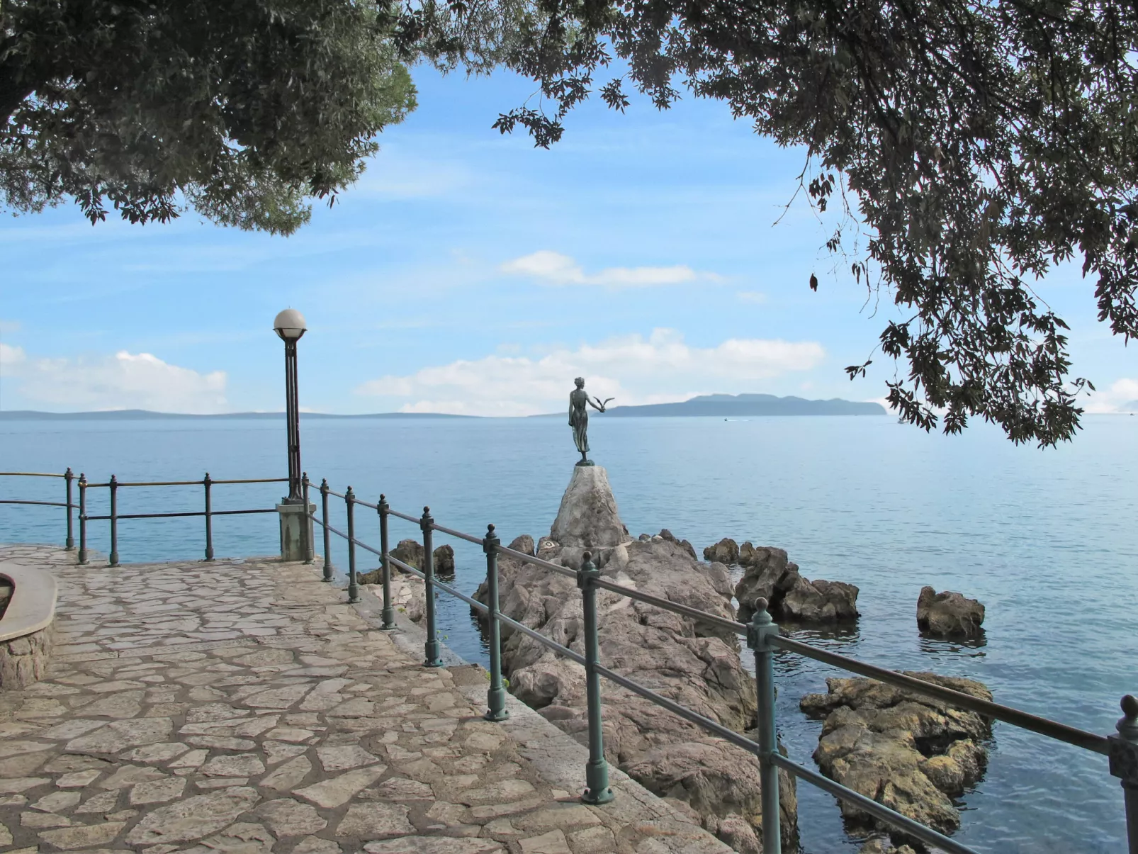 Bella Vista-Area