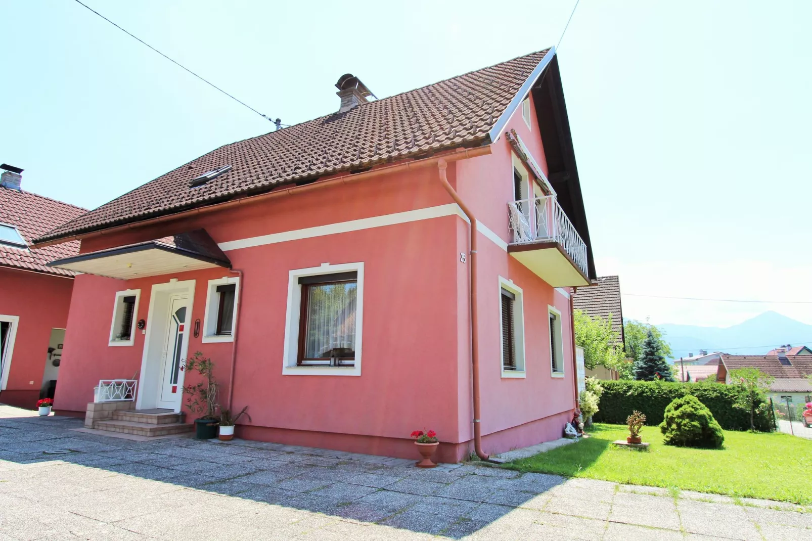 Apartment Bernadette 1 / EG