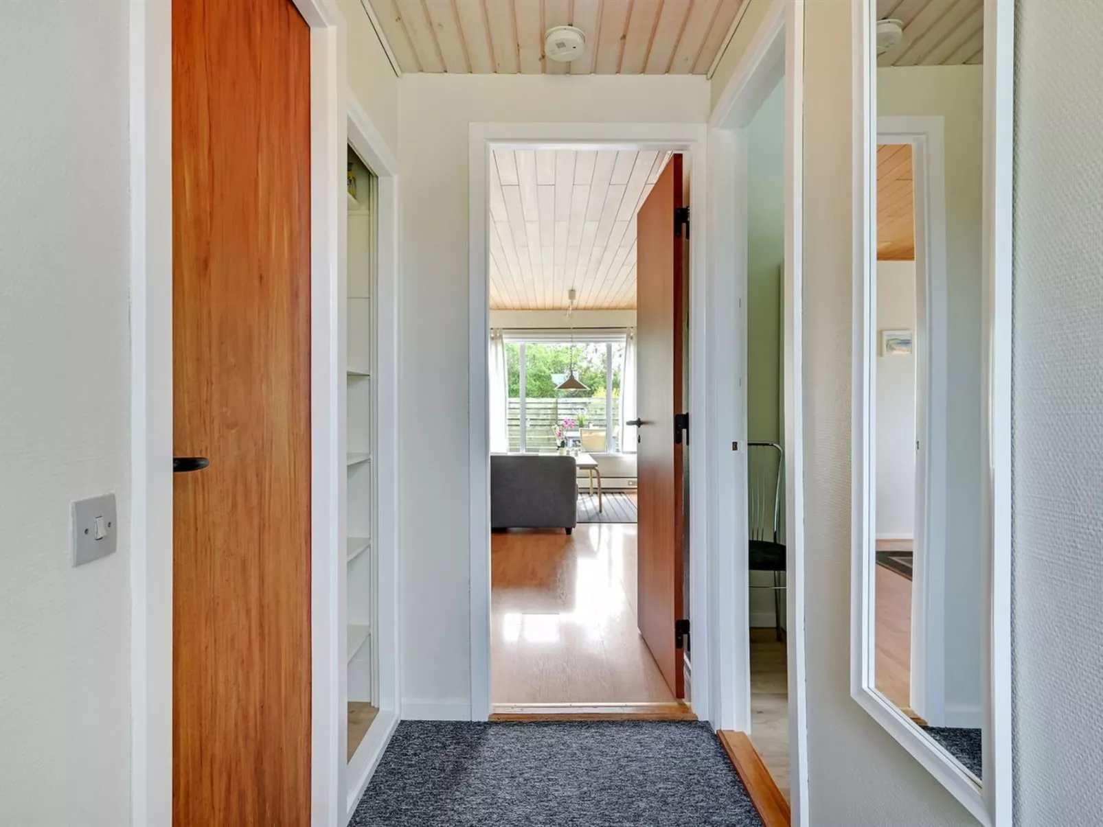 "Holmger" - 500m from the sea-Inside