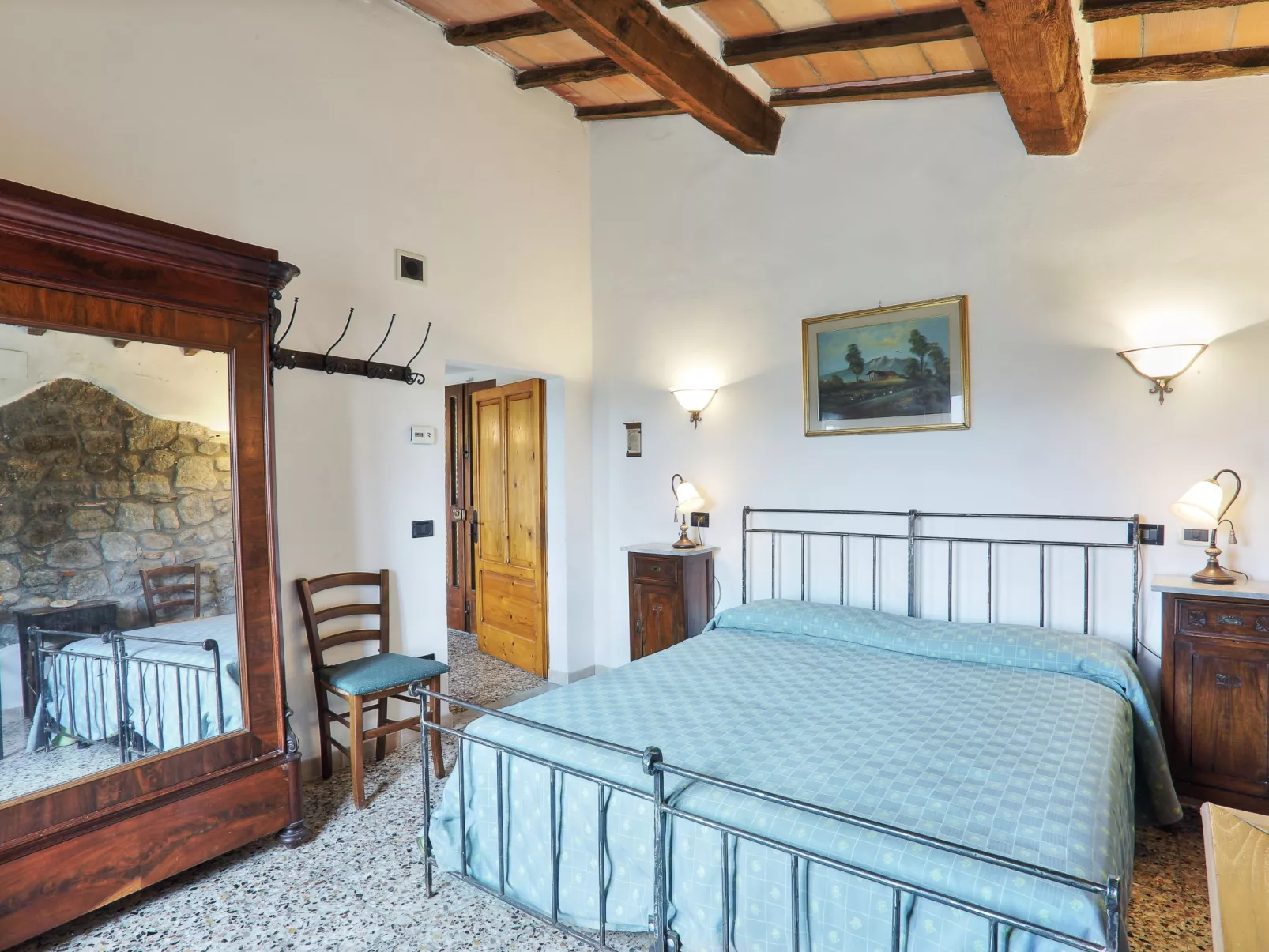 Casale Ulisse-Inside