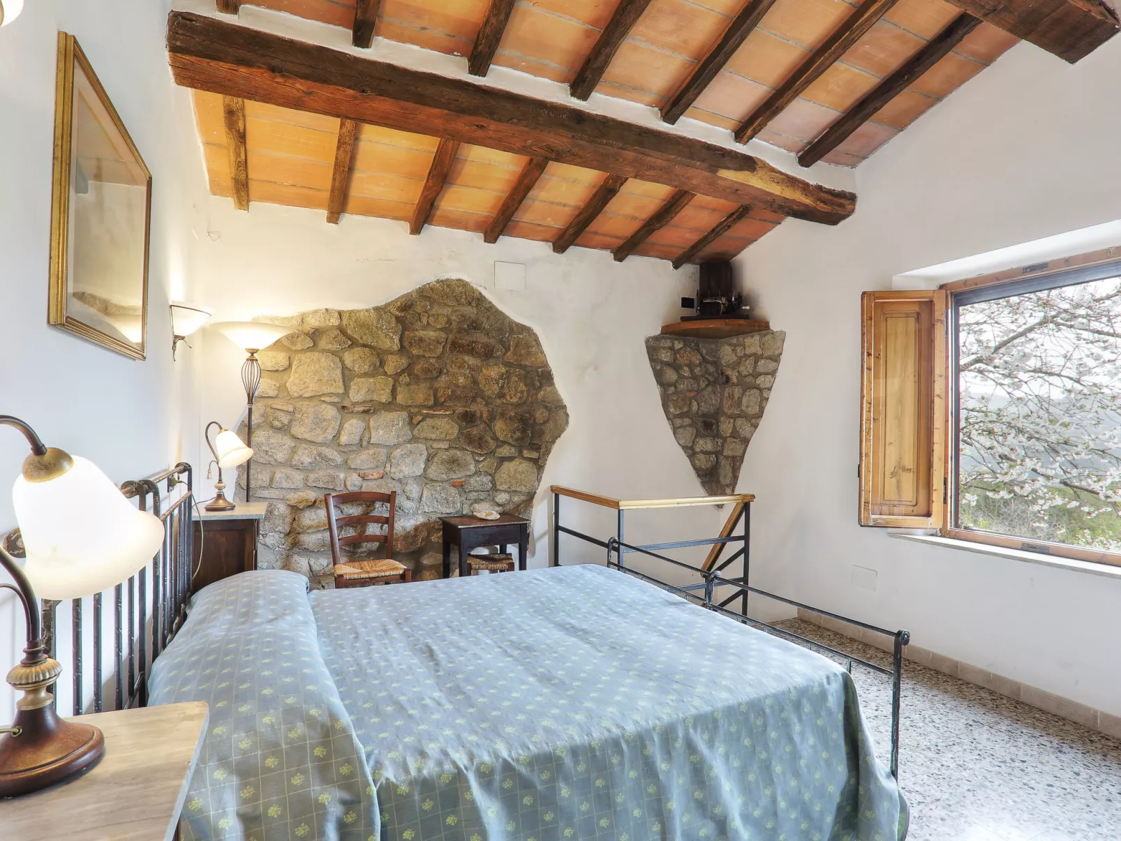 Casale Ulisse-Inside