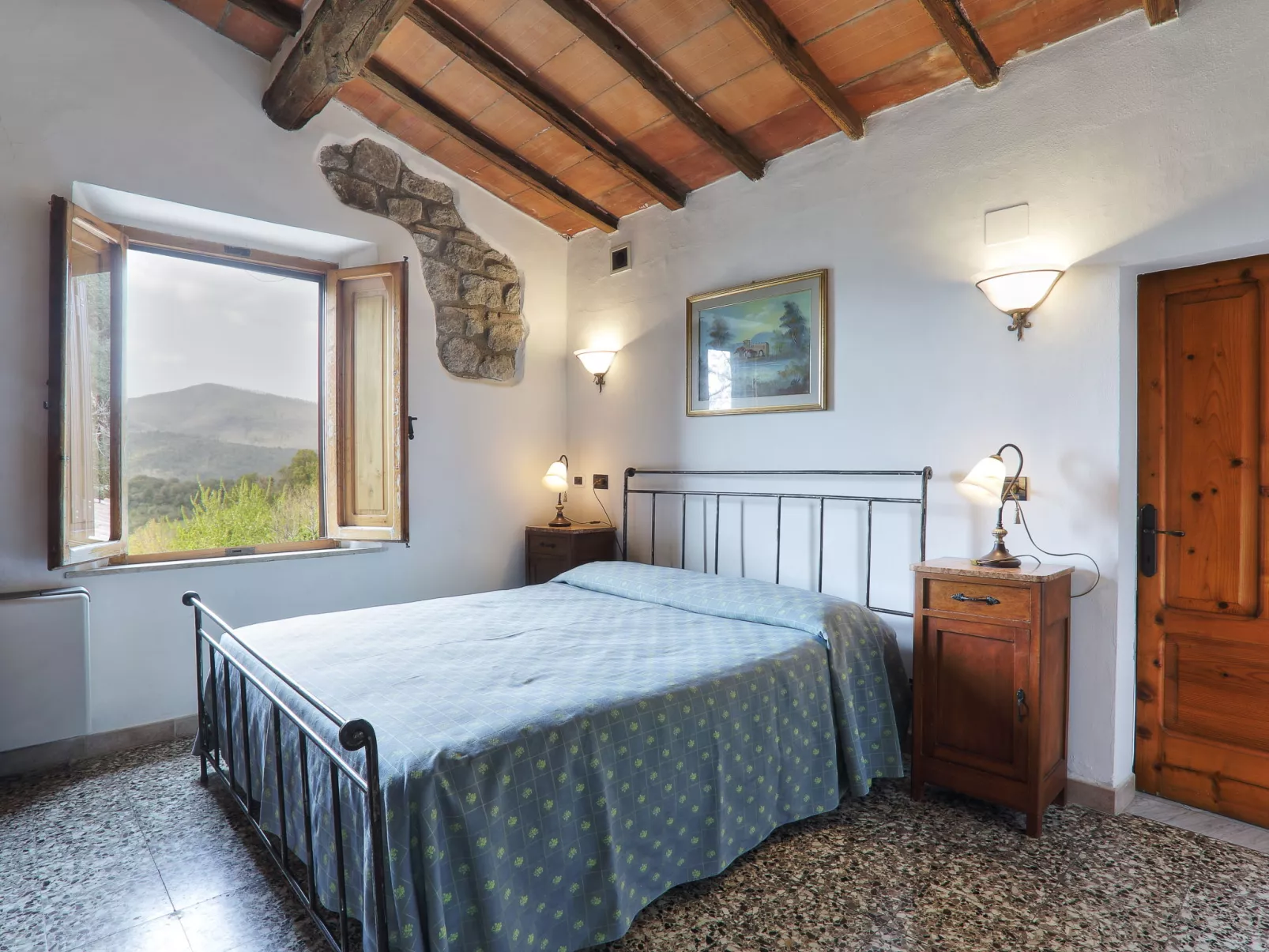 Casale Ulisse-Inside