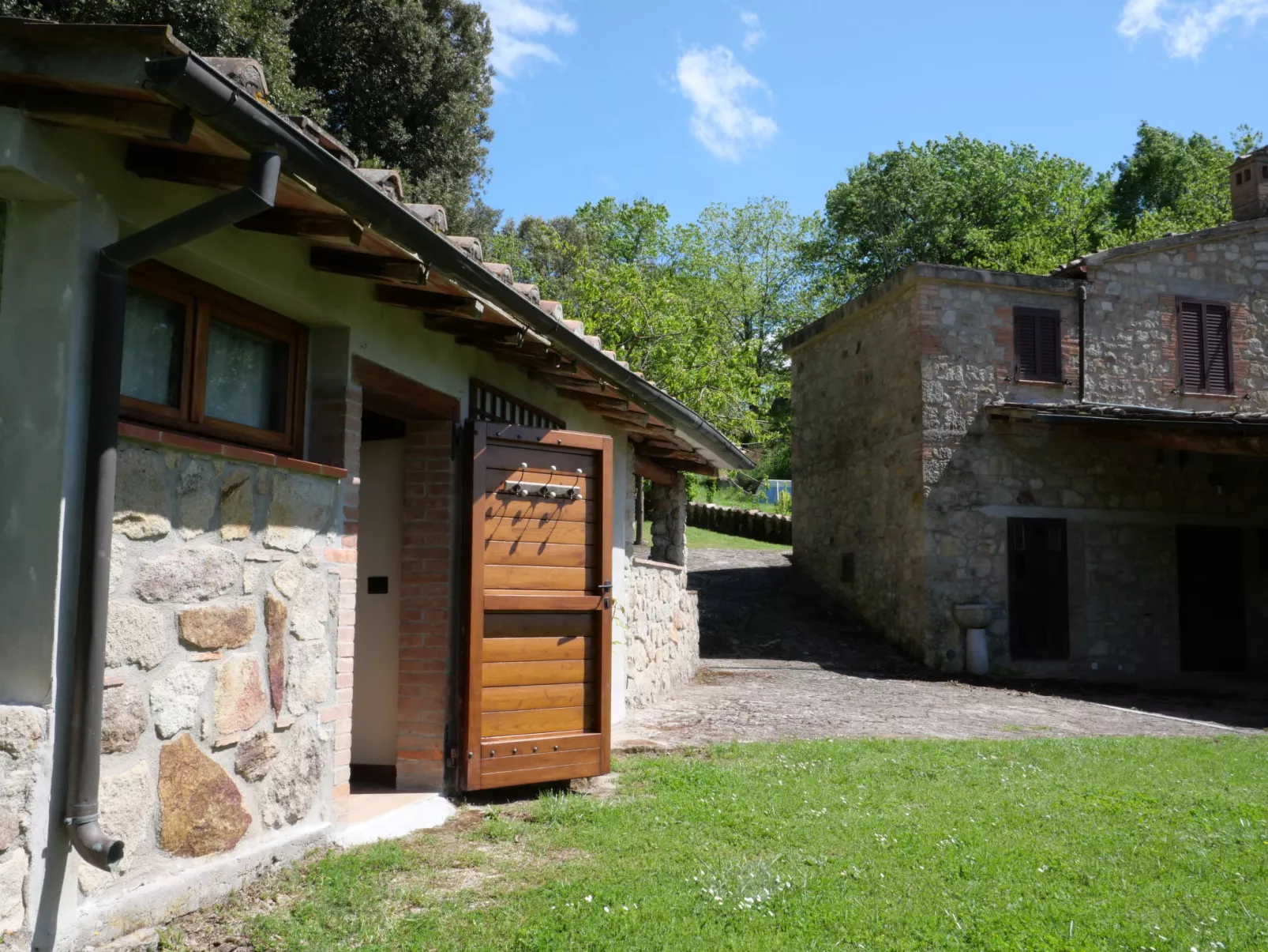 Casale Ulisse-Outside