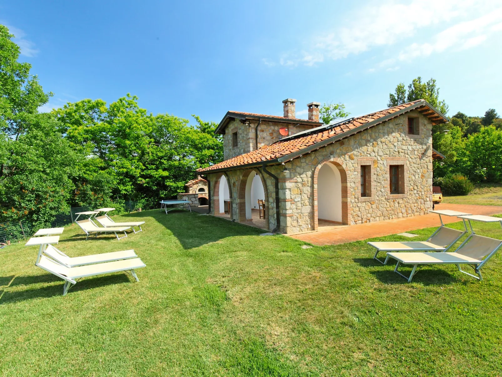 Casale Fonte-Outside