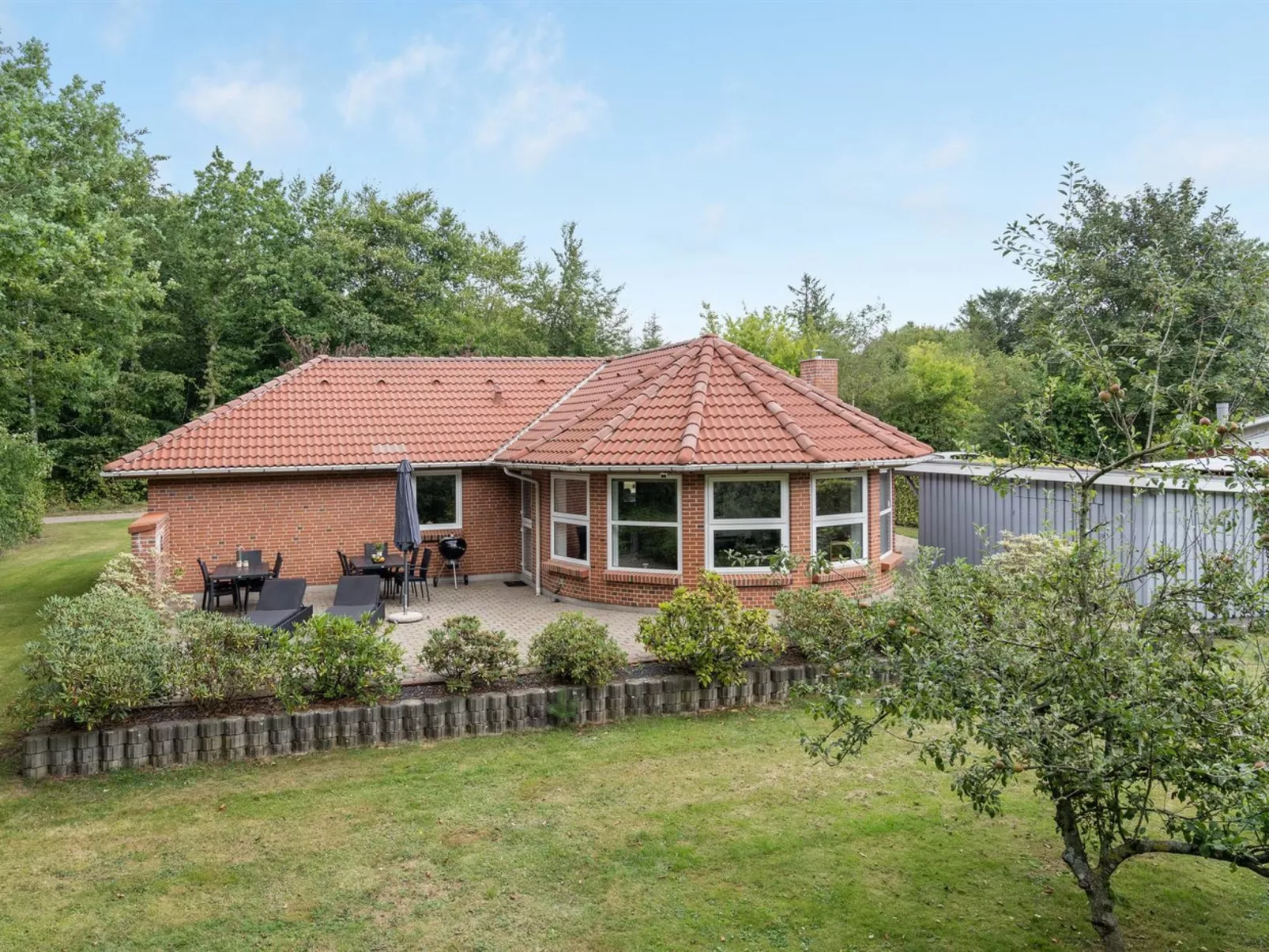 "Wyatt" - 30km from the sea-Outside