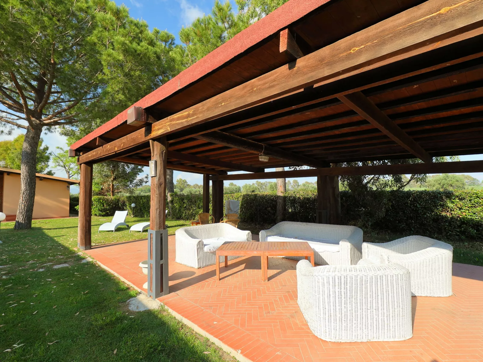 Le Capanne I-Outside