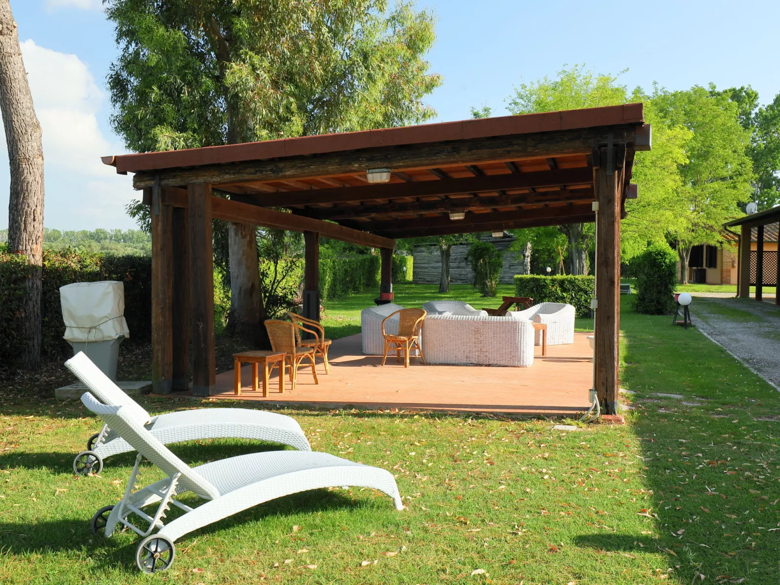 Le Capanne I-Outside