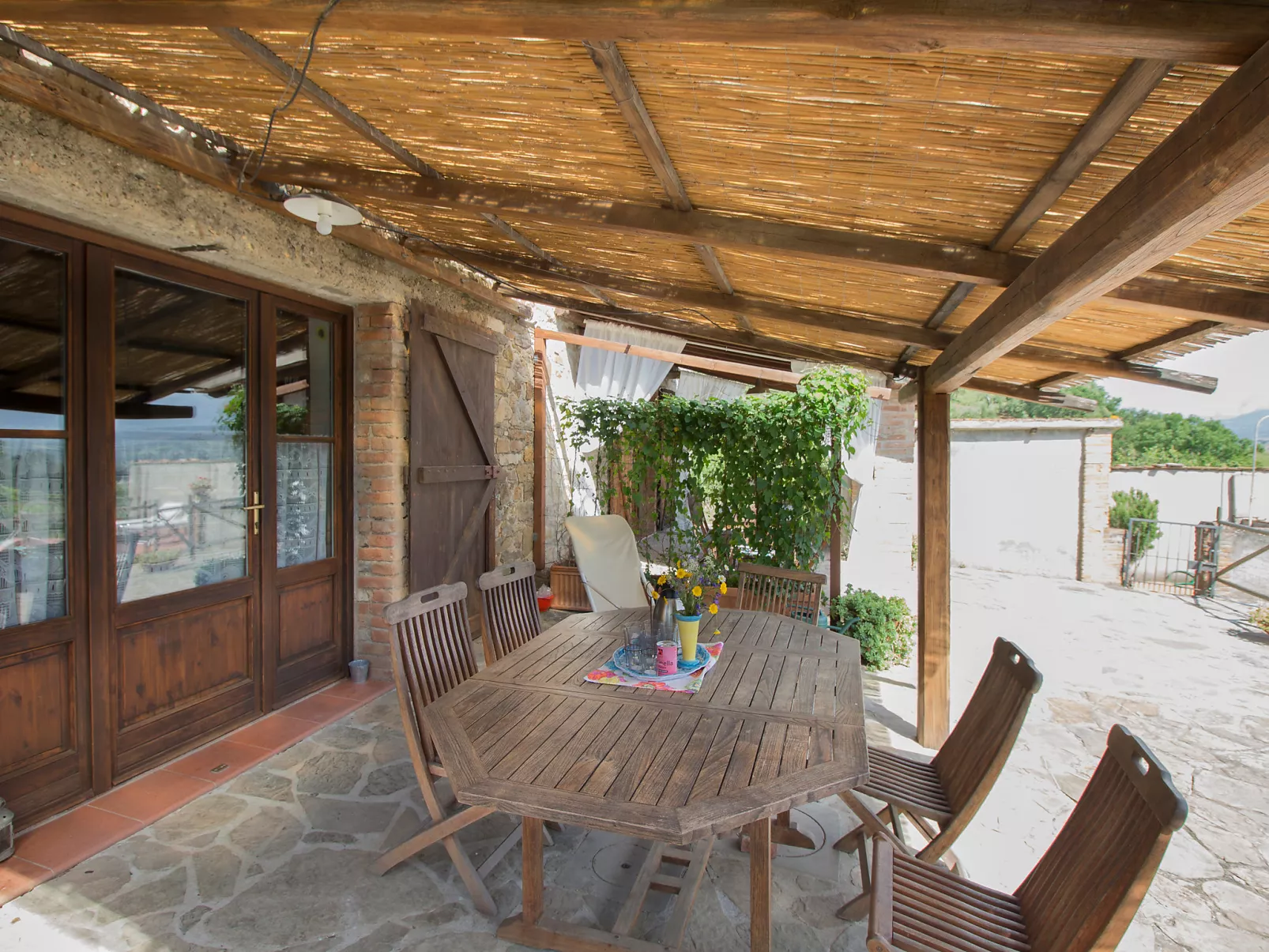 Cipresso-Outside