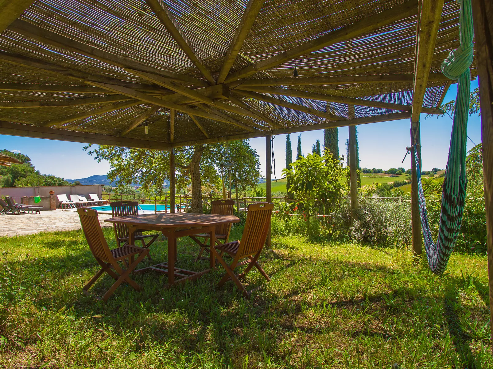 Cipresso-Outside