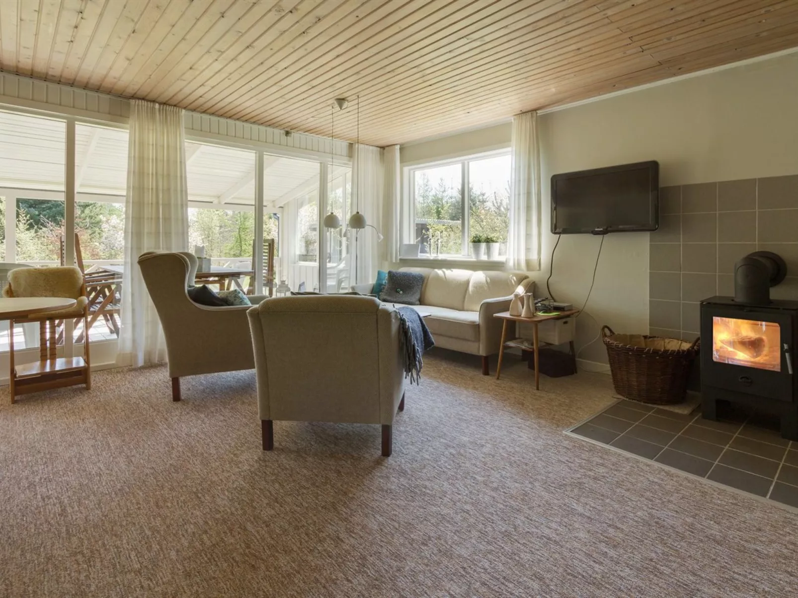 "Fergie" - 400m from the sea-Inside
