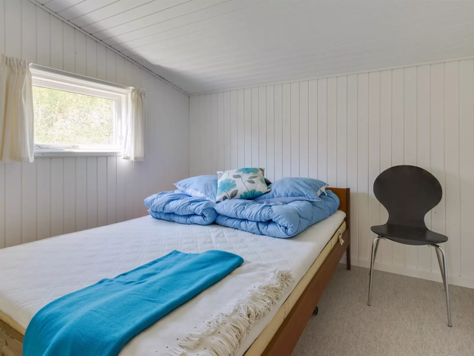 "Fergie" - 400m from the sea-Inside