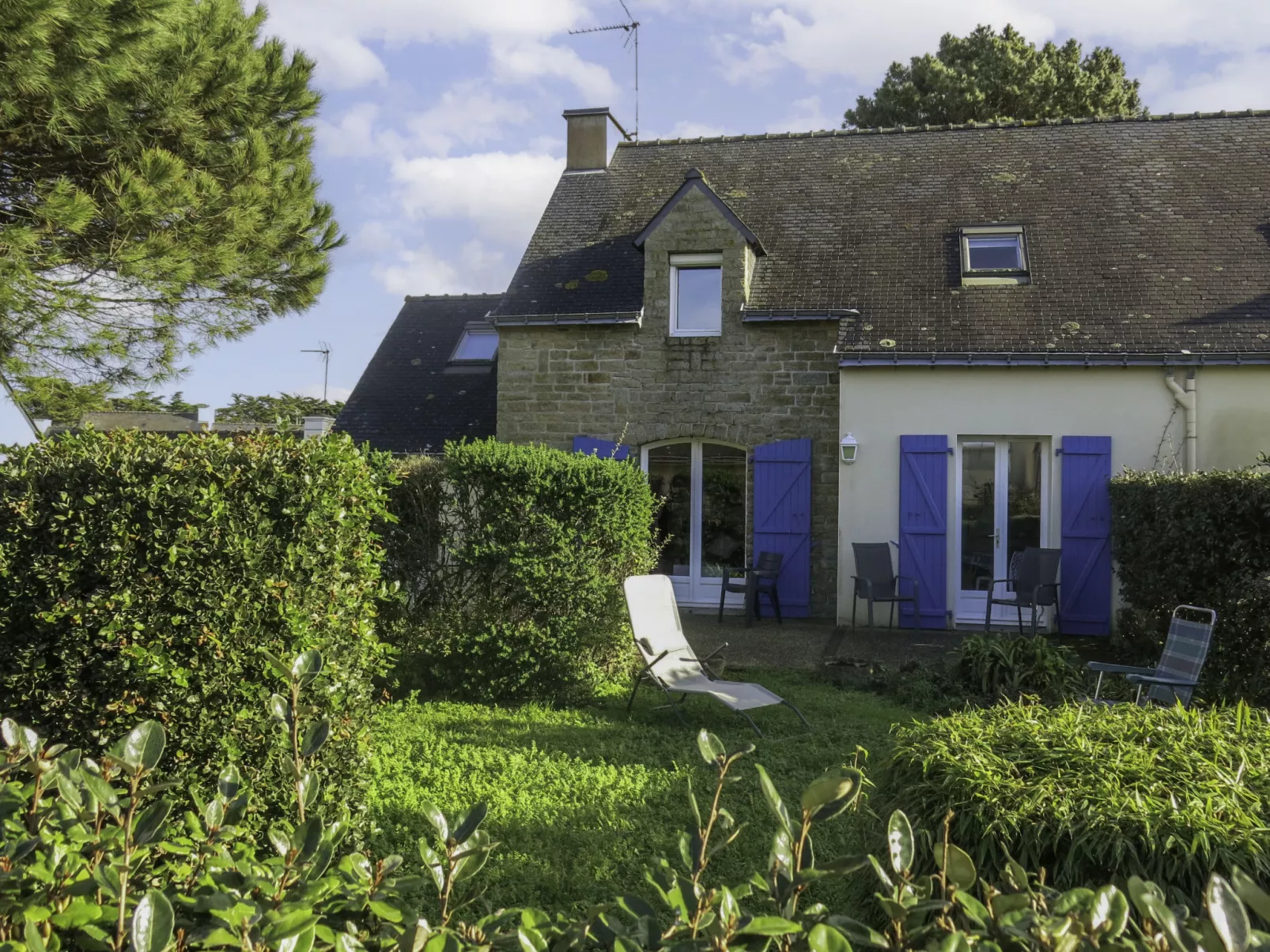 Charme des Govelins-Outside