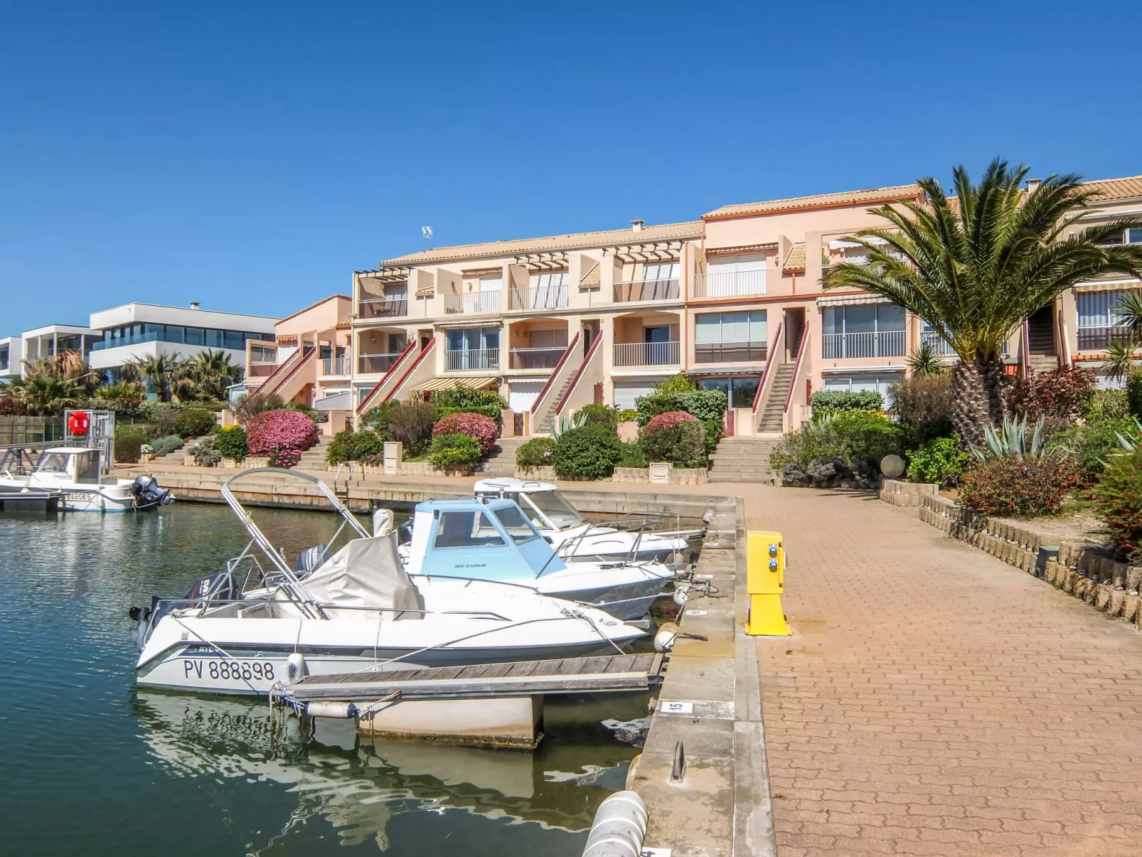 Marinas du Ponant-Outside