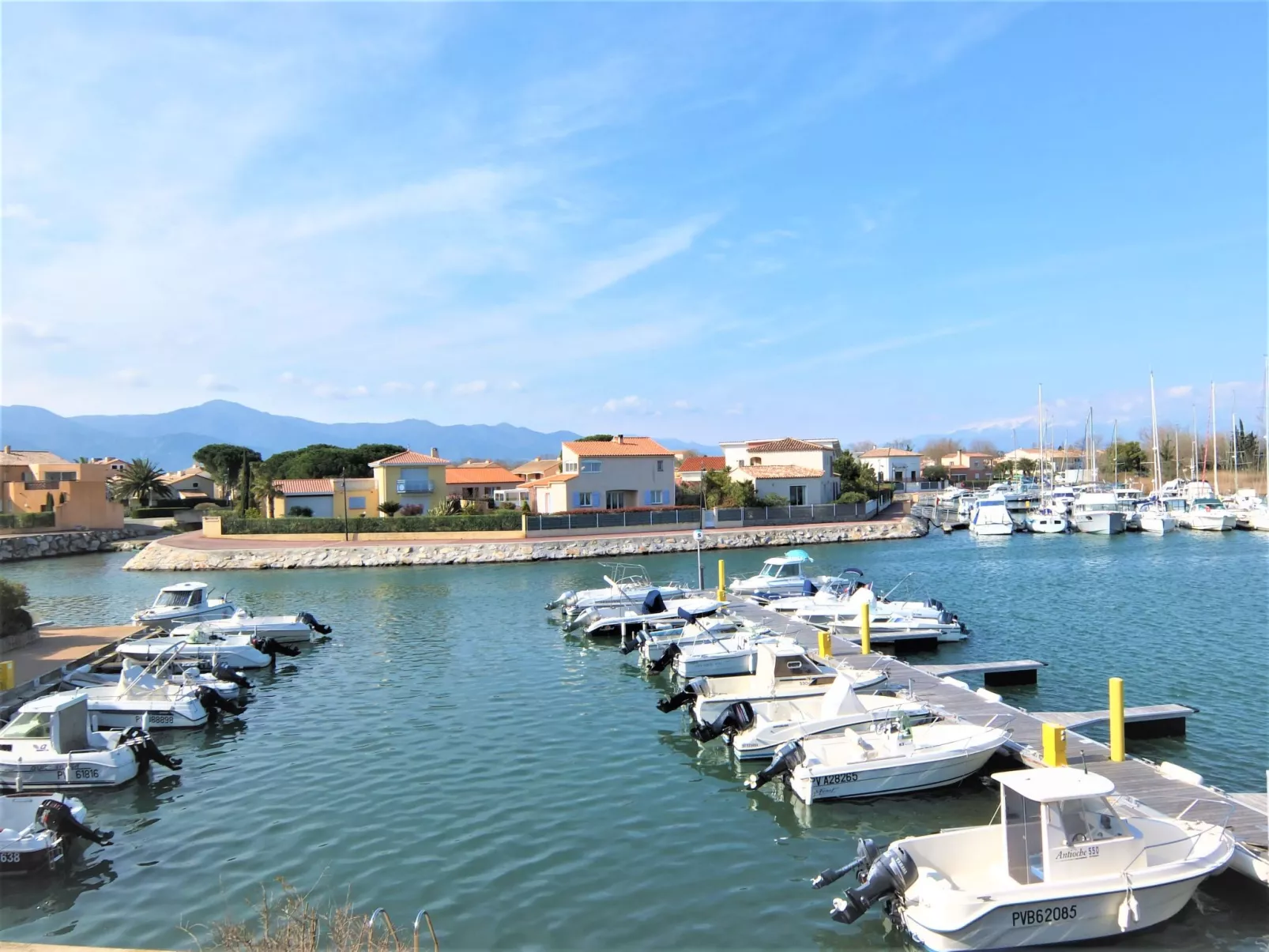 Marinas du Ponant-Outside