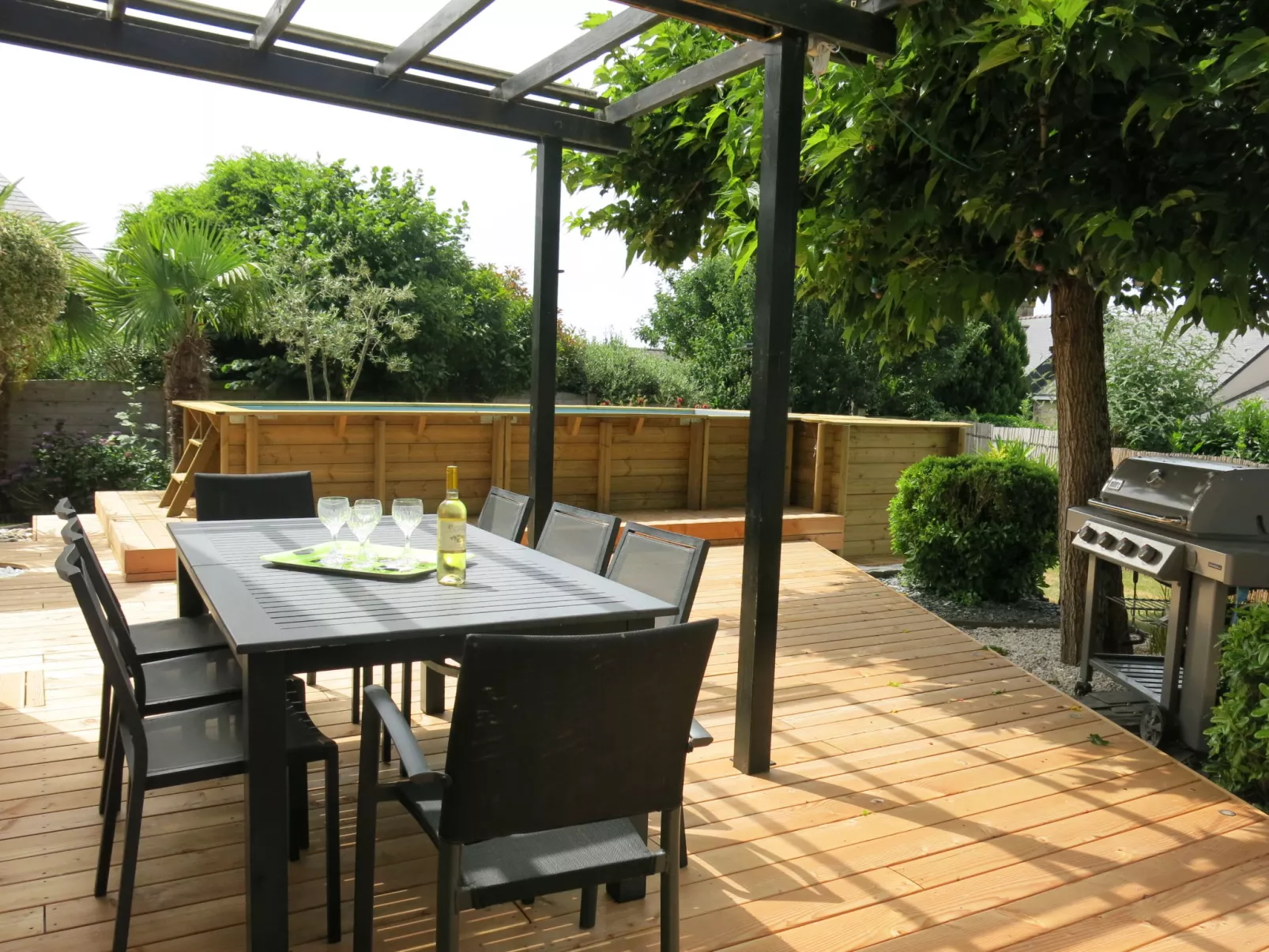 Le Clos Velin-Outside