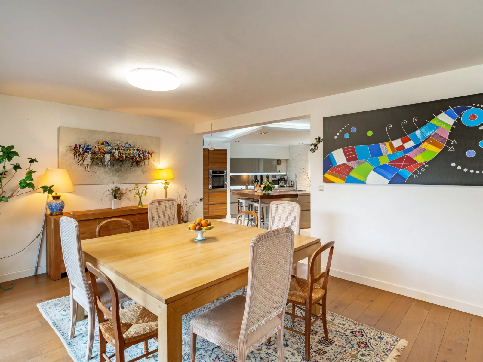 Le Clos Velin-Inside