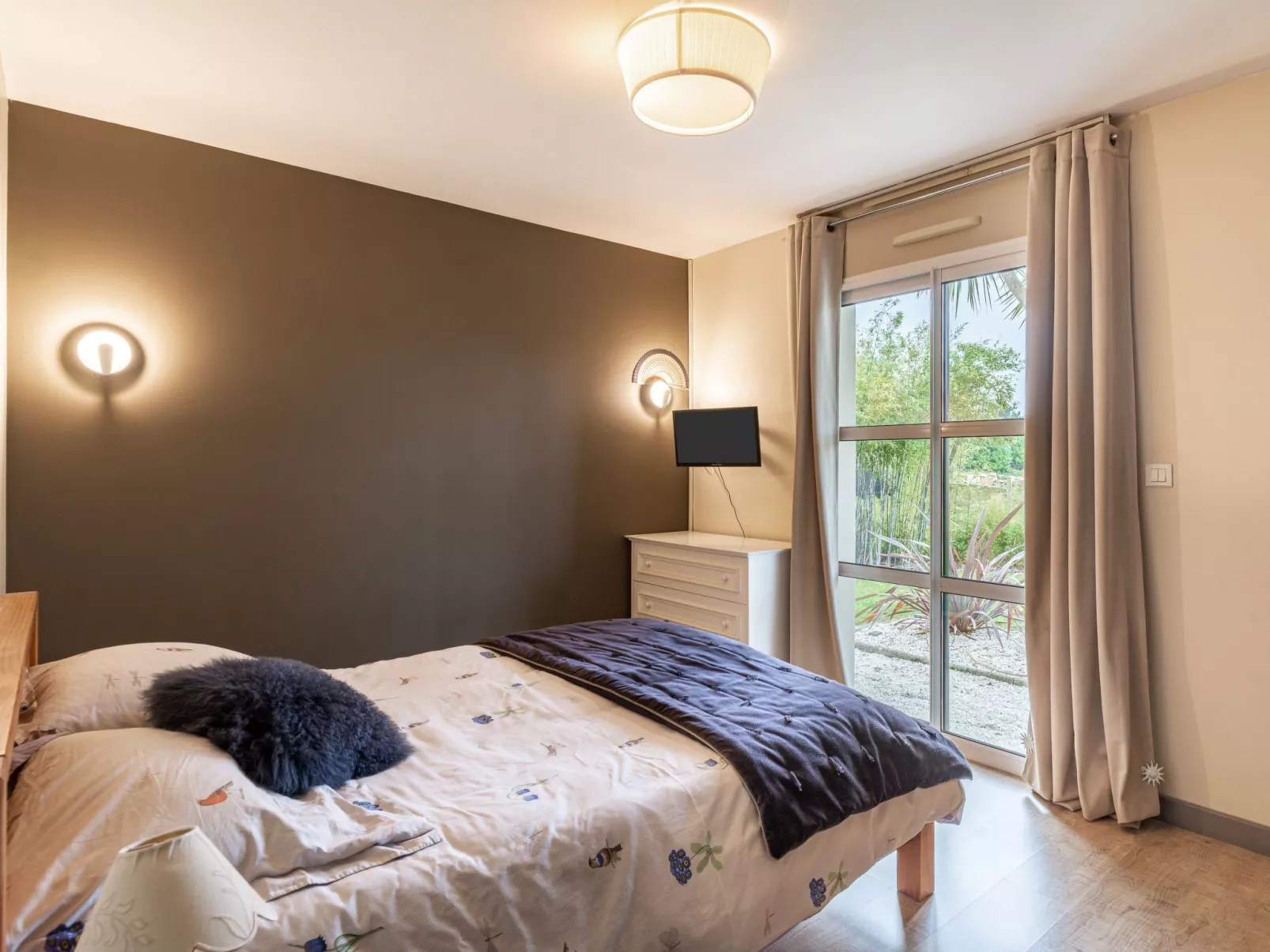 Le Clos Velin-Inside