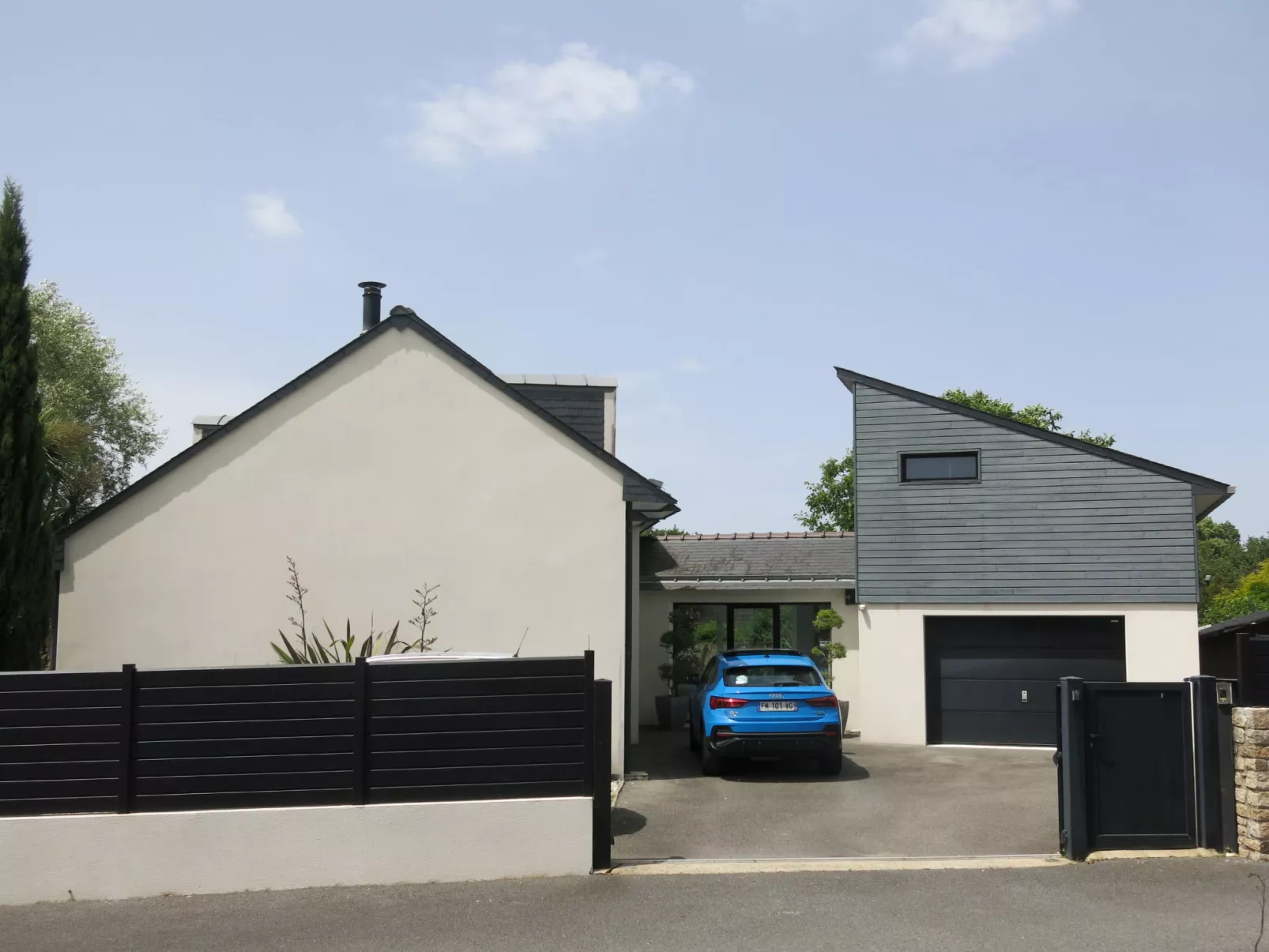 Le Clos Velin-Outside