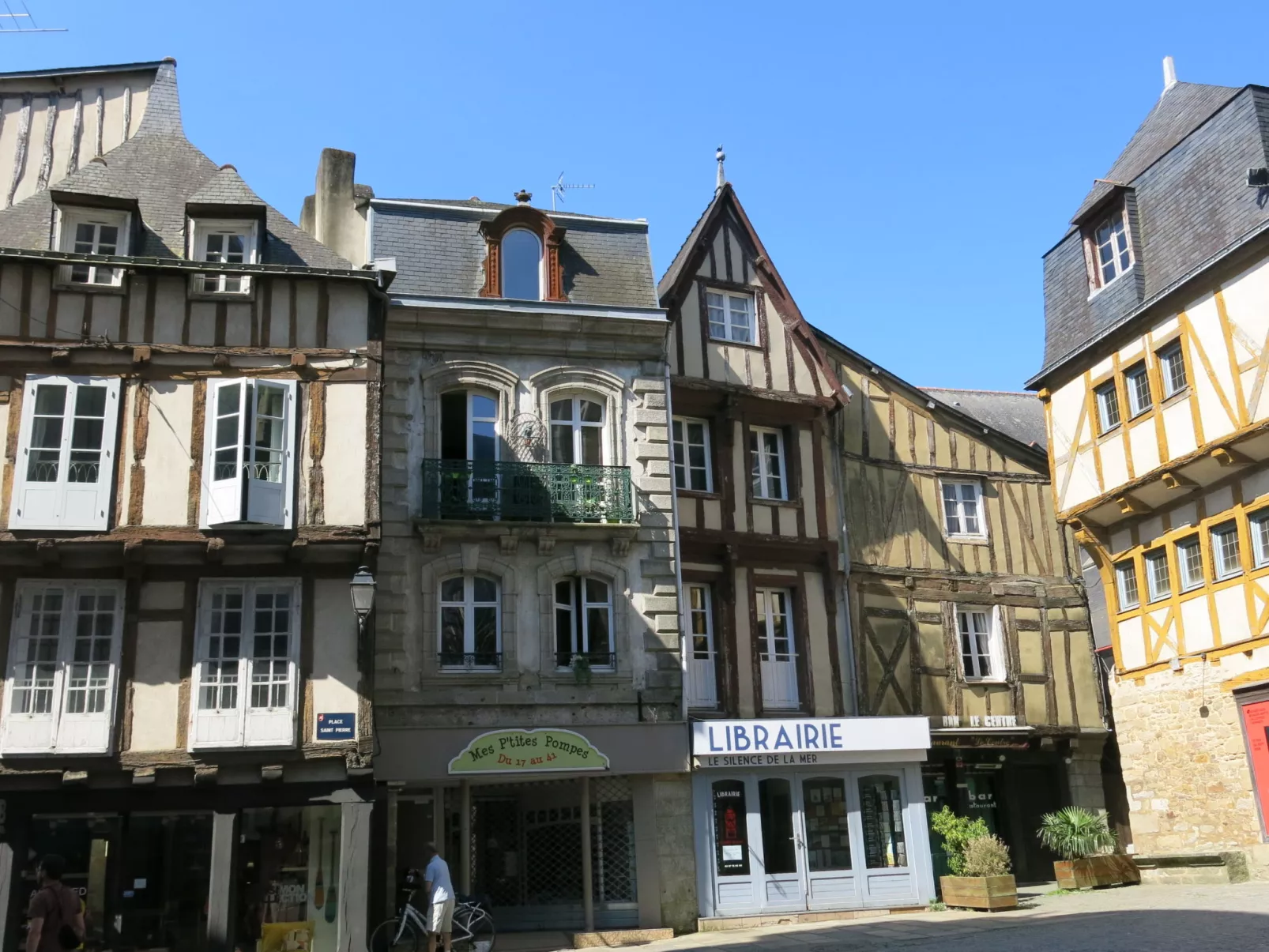 Le Clos Velin-Area