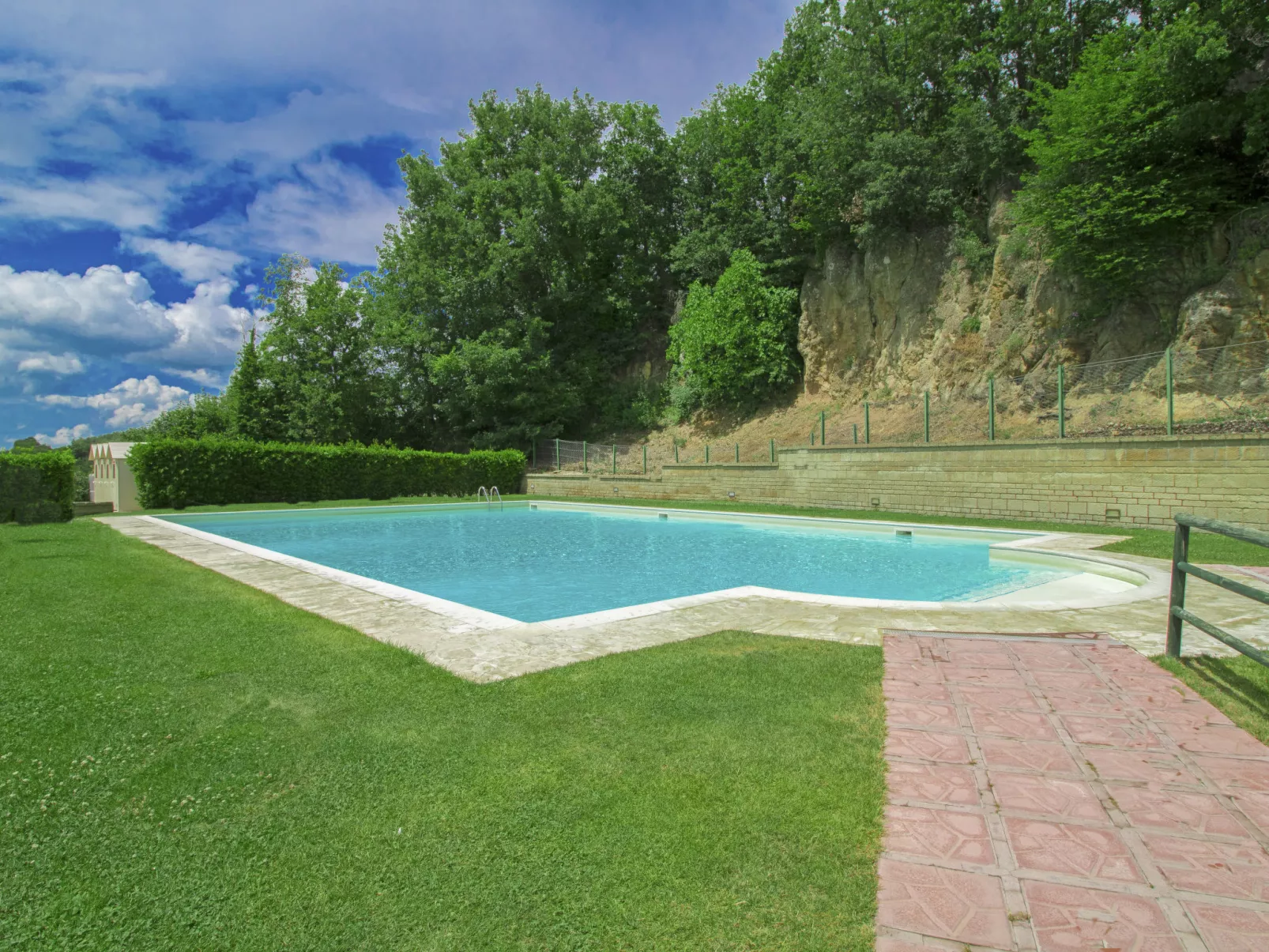 Thermae Villa 36-Draußen