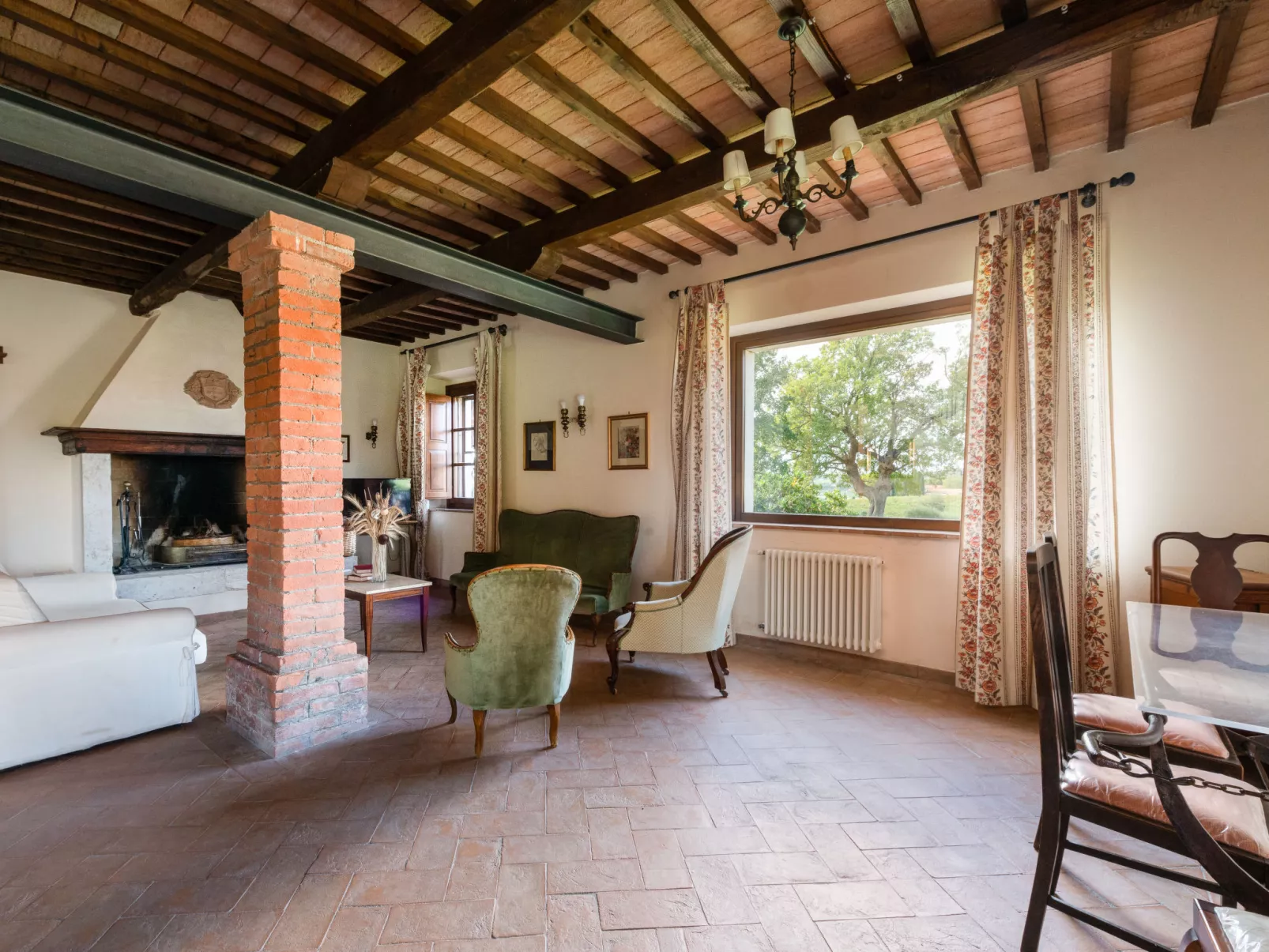 Poggio Campana-Inside