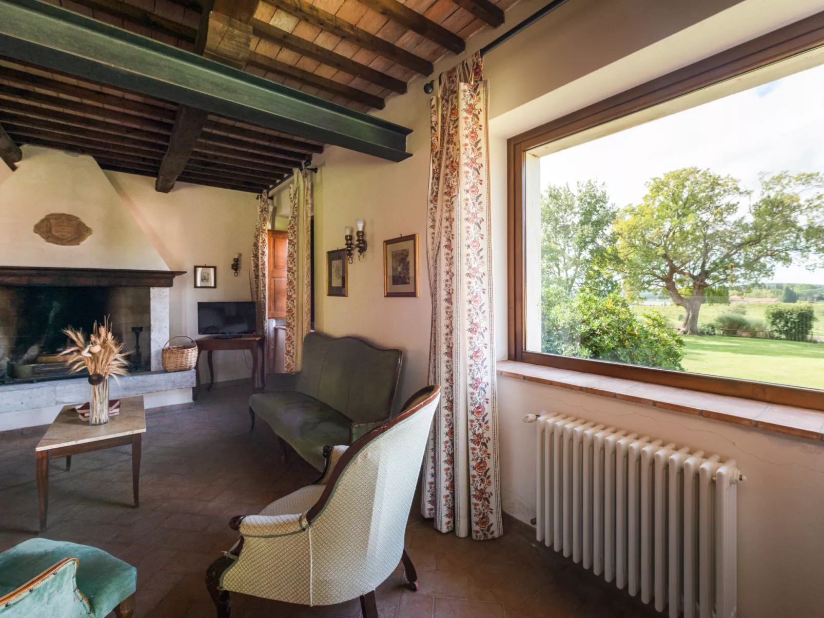 Poggio Campana-Inside