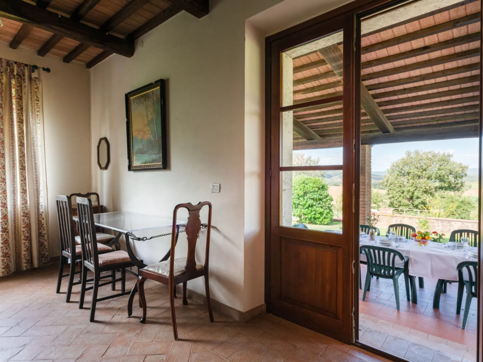Poggio Campana-Inside