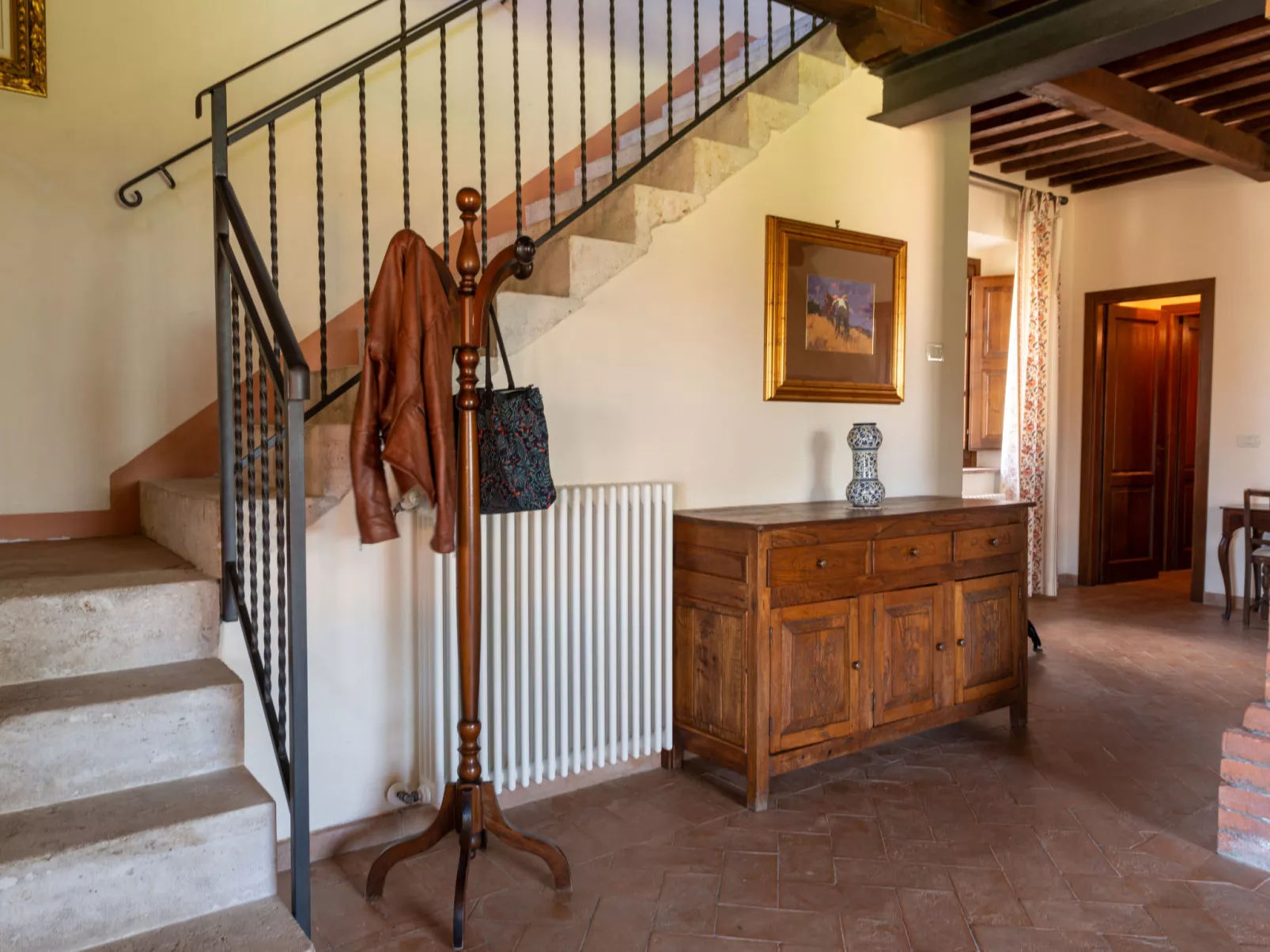Poggio Campana-Inside