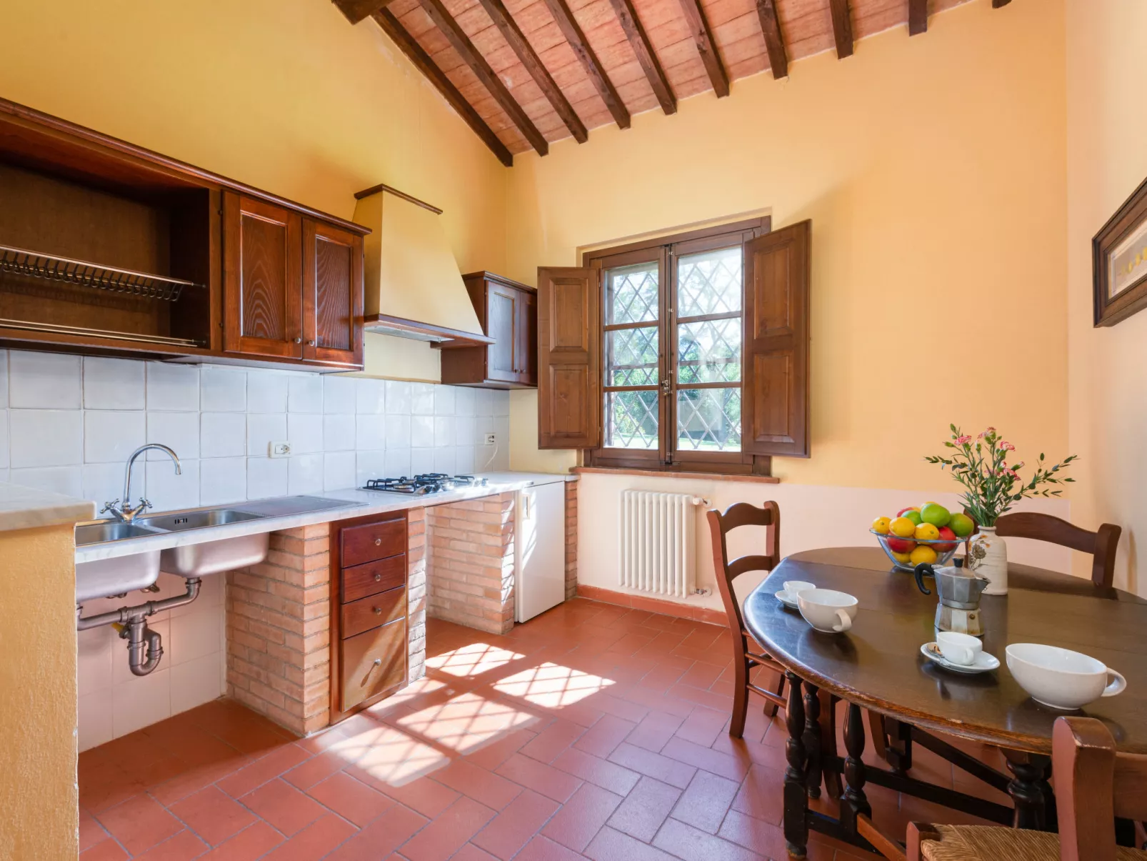 Poggio Campana-Inside
