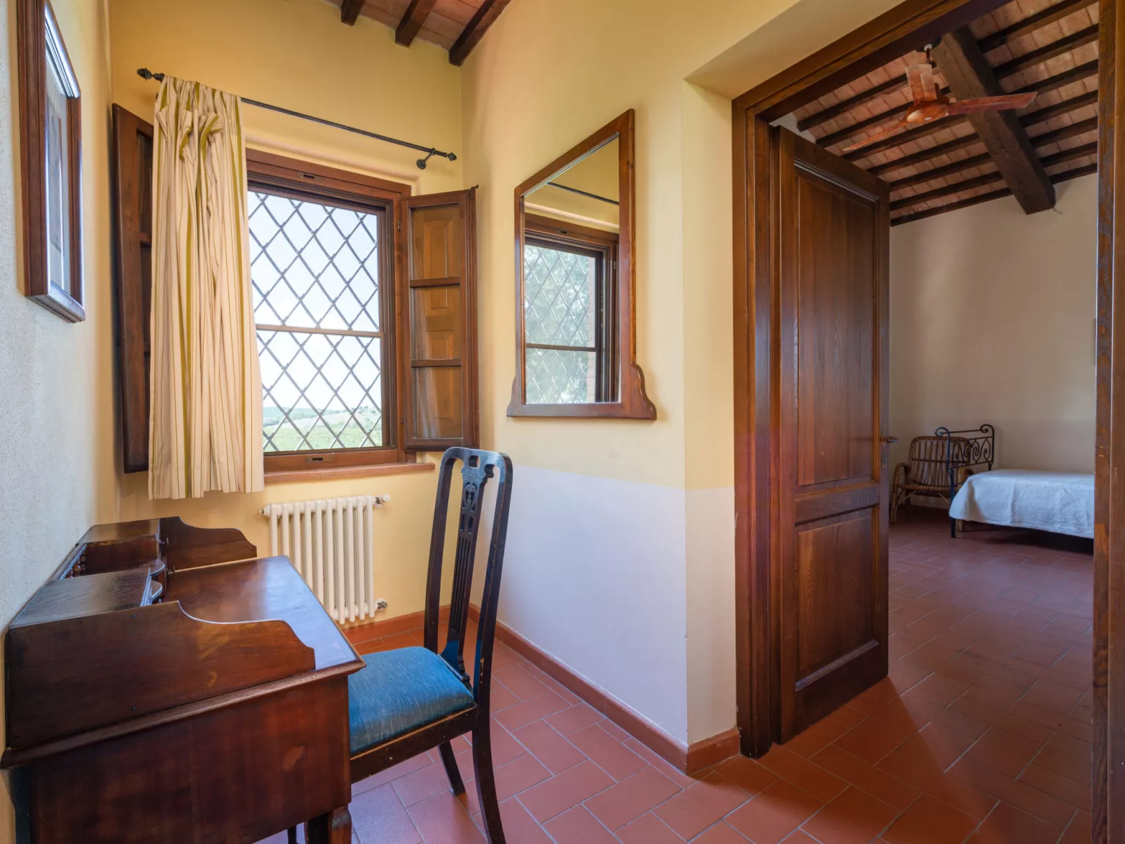 Poggio Campana-Inside