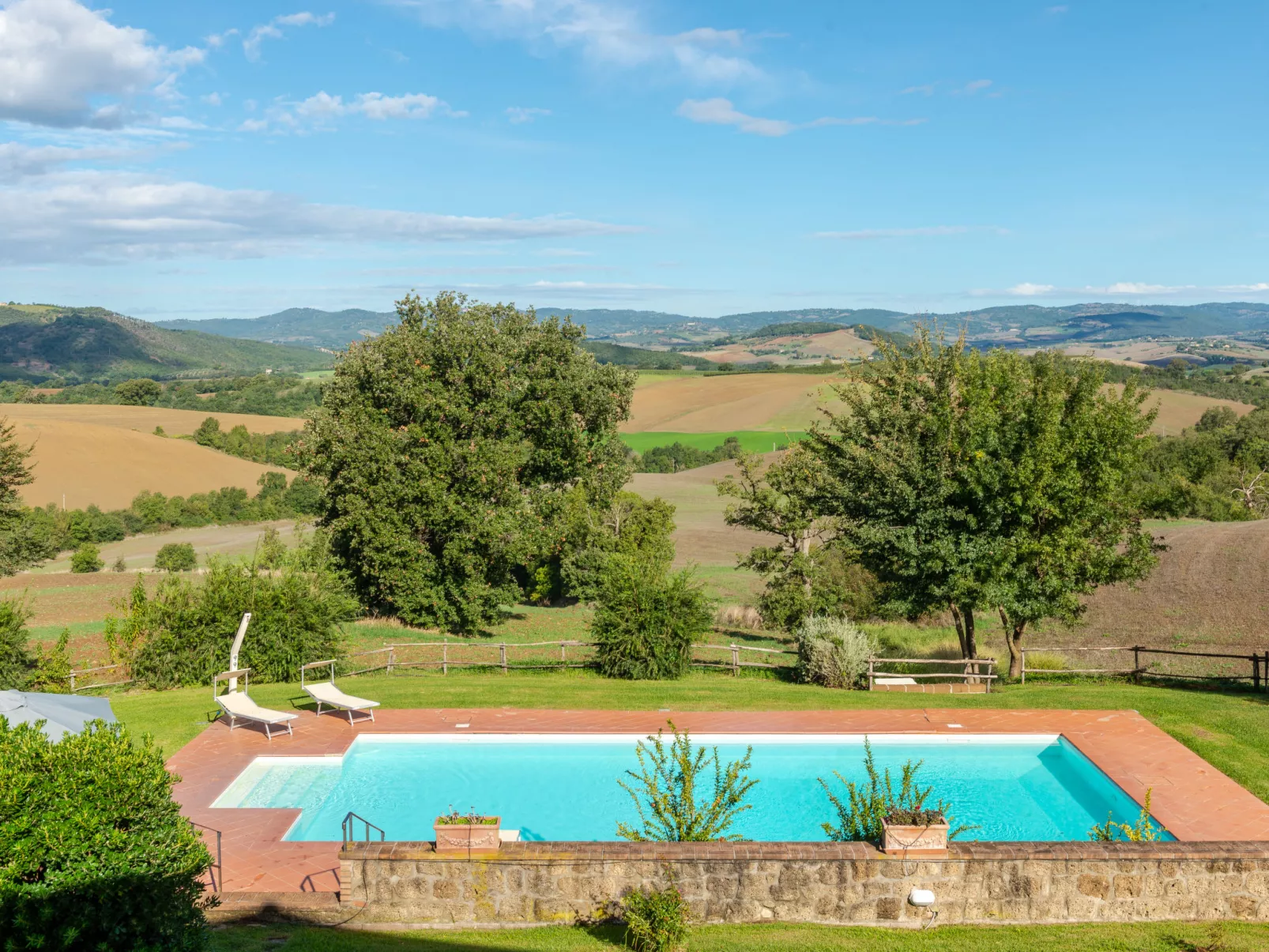 Poggio Campana-Outside