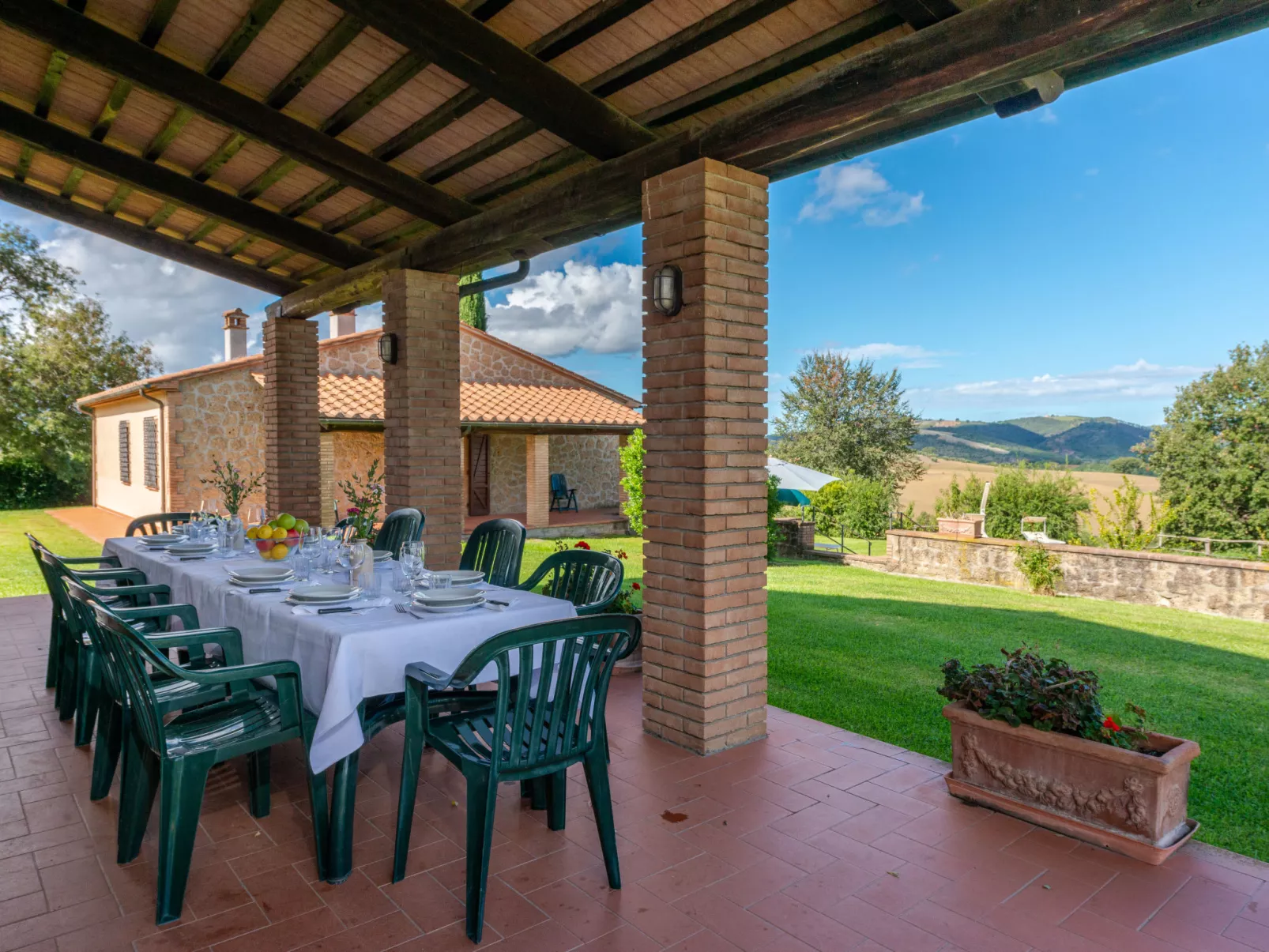 Poggio Campana-Outside