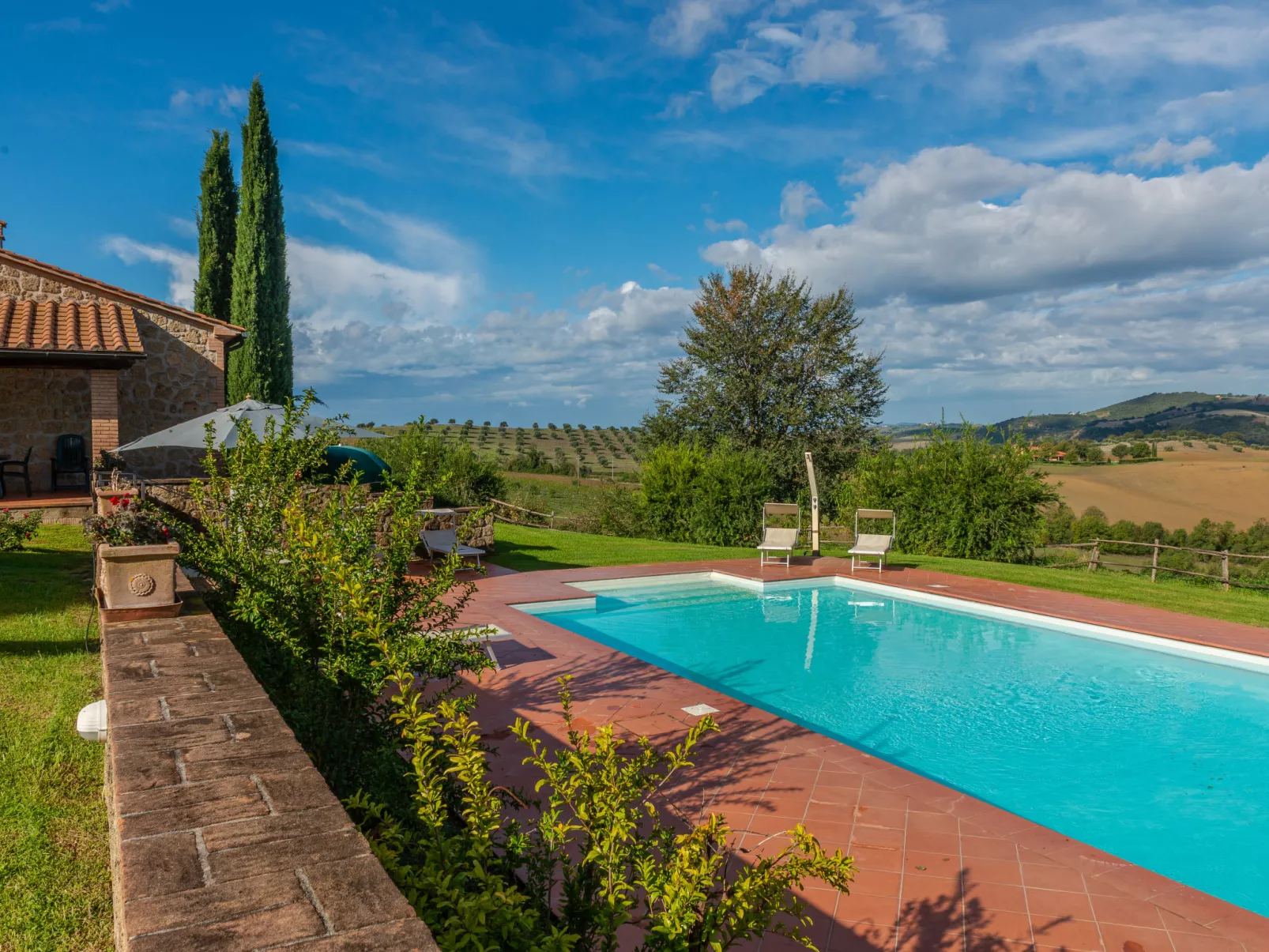 Poggio Campana-Outside
