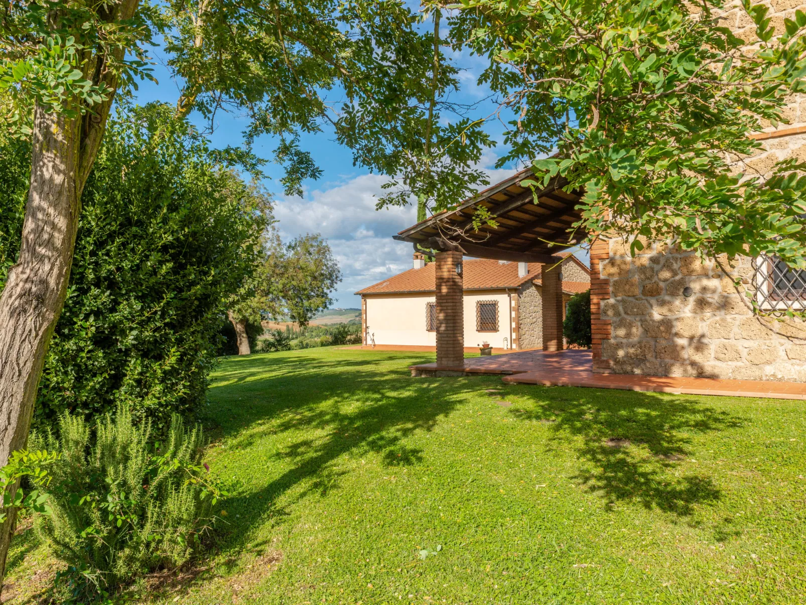 Poggio Campana-Outside