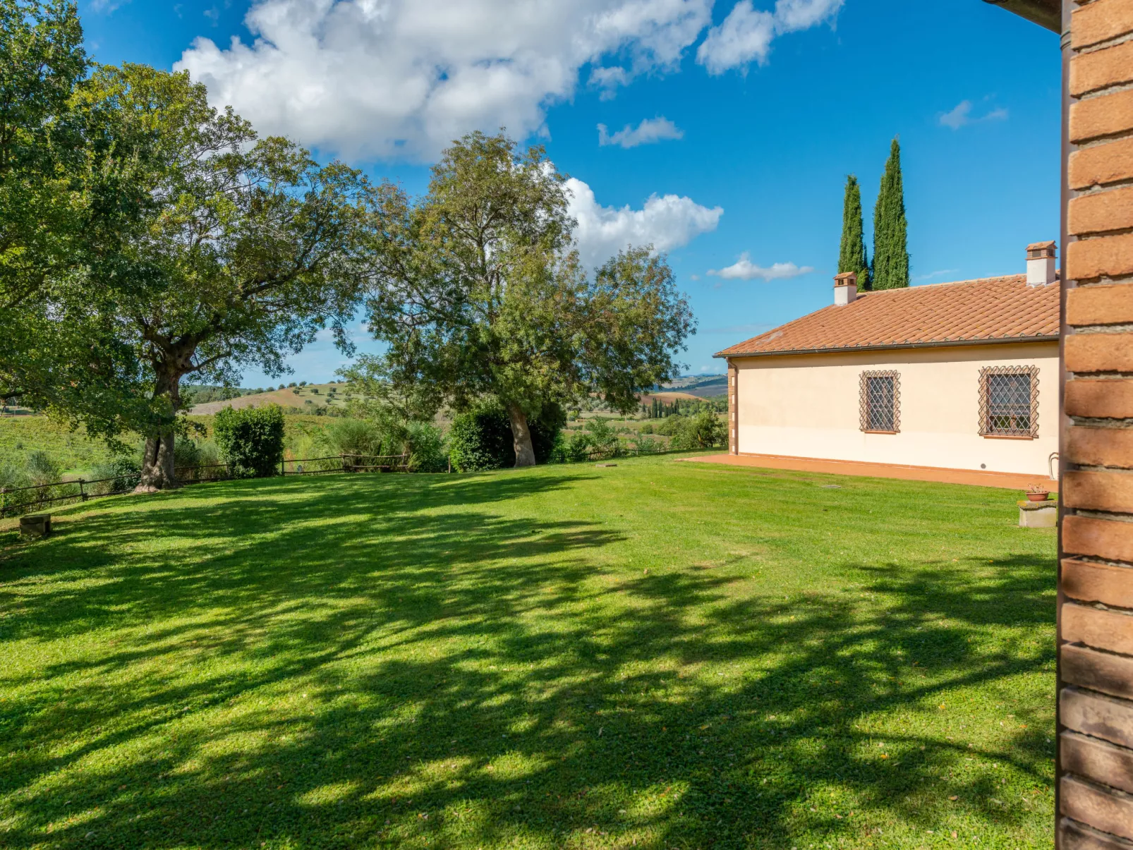Poggio Campana-Outside