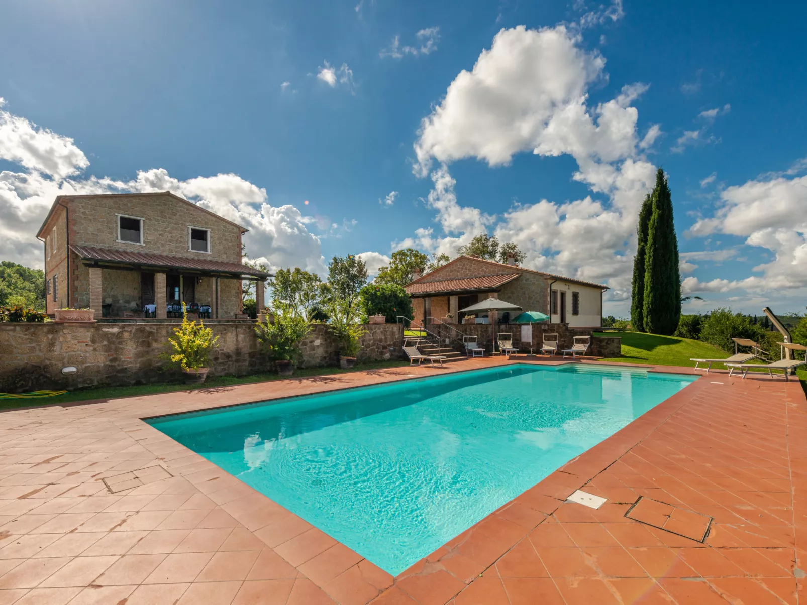 Poggio Campana-Outside