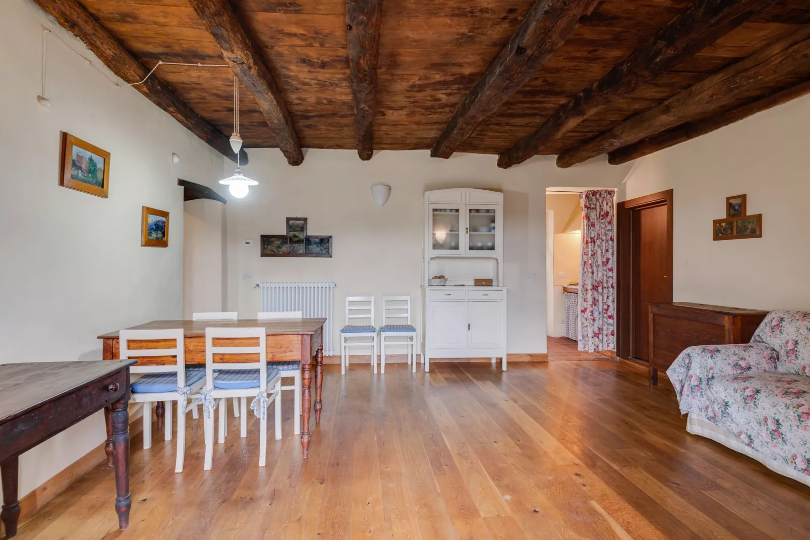 Artemisia-Dining room