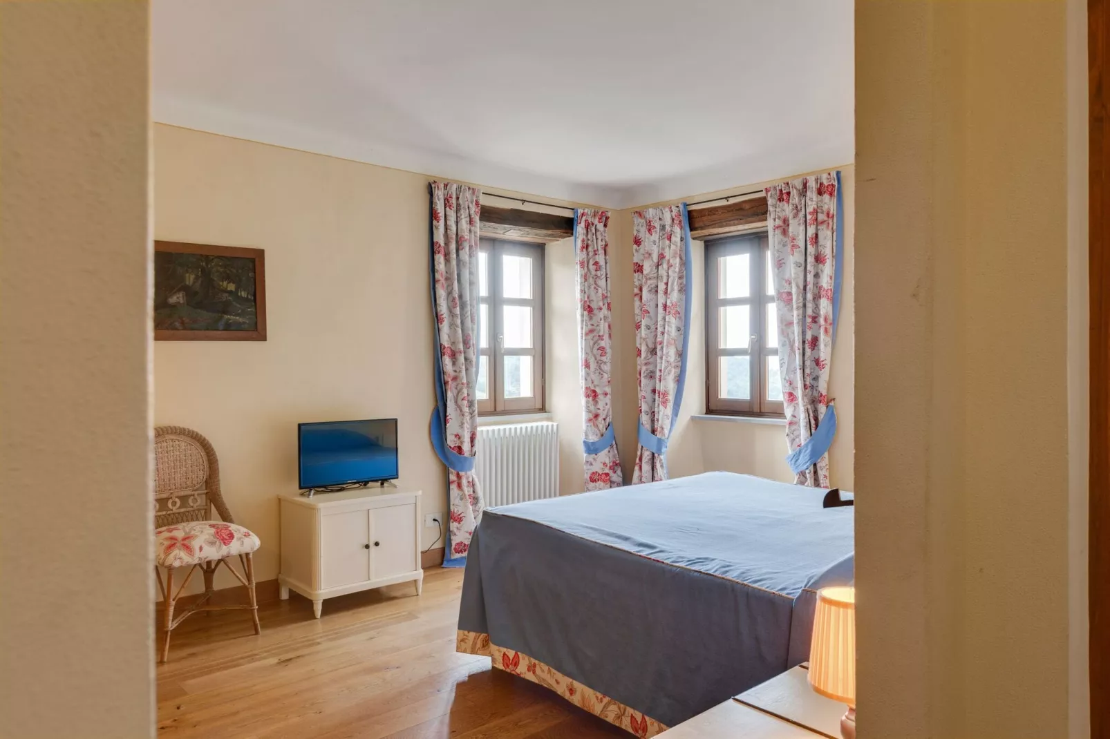 Artemisia-Bedroom