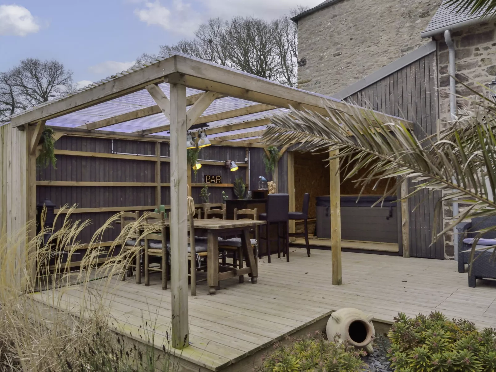 Le logis de Papeu-Outside