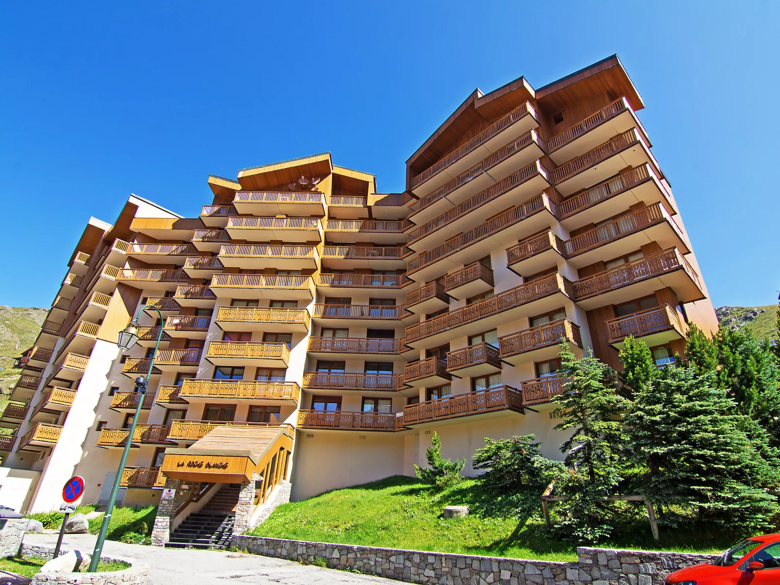 Roche Blanche 183-Outside