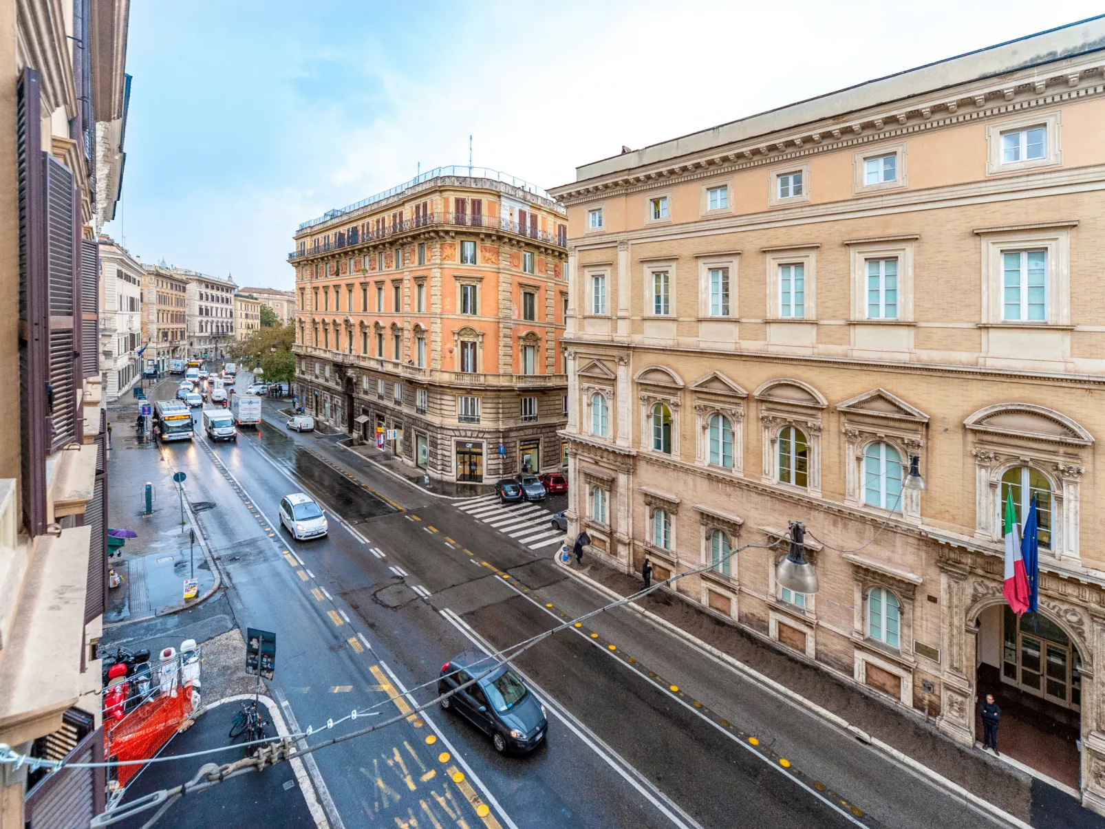 Vittorio Emanuele-Outside