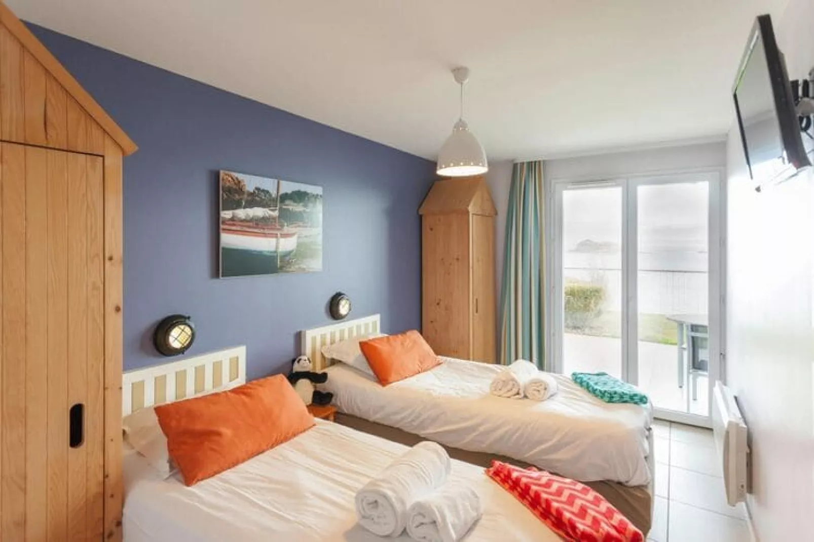 Residence Le Coteau et la Mer Tréboul // 25 Standard - Apt 4 people - 1 bedroom-Bedroom